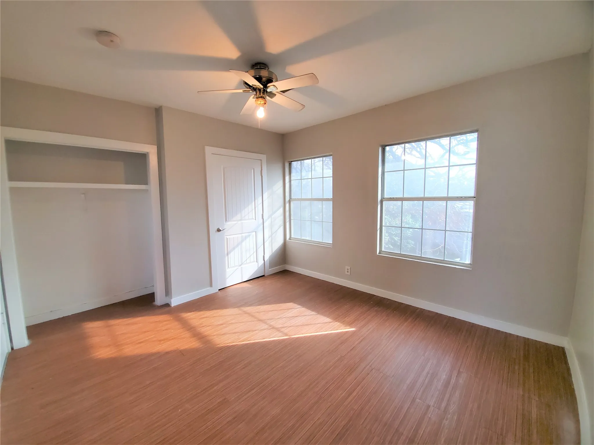 Single Family Residence For Rent in Denton County , 2223 N Locust Street, Denton, Texas 76209, 4 Bedroom, 4 Bathroom, Garage spaces, 2,244 Sqft, built in 1965, Preowned, mls#21257635, Real Estate Agent in Denton, Homes For Rent in Denton county, Homes For Rent in Denton, Realtor in Denton Texas, Real Estate Brokerage Independent Realty Texas, Luminita Cordes Realtor