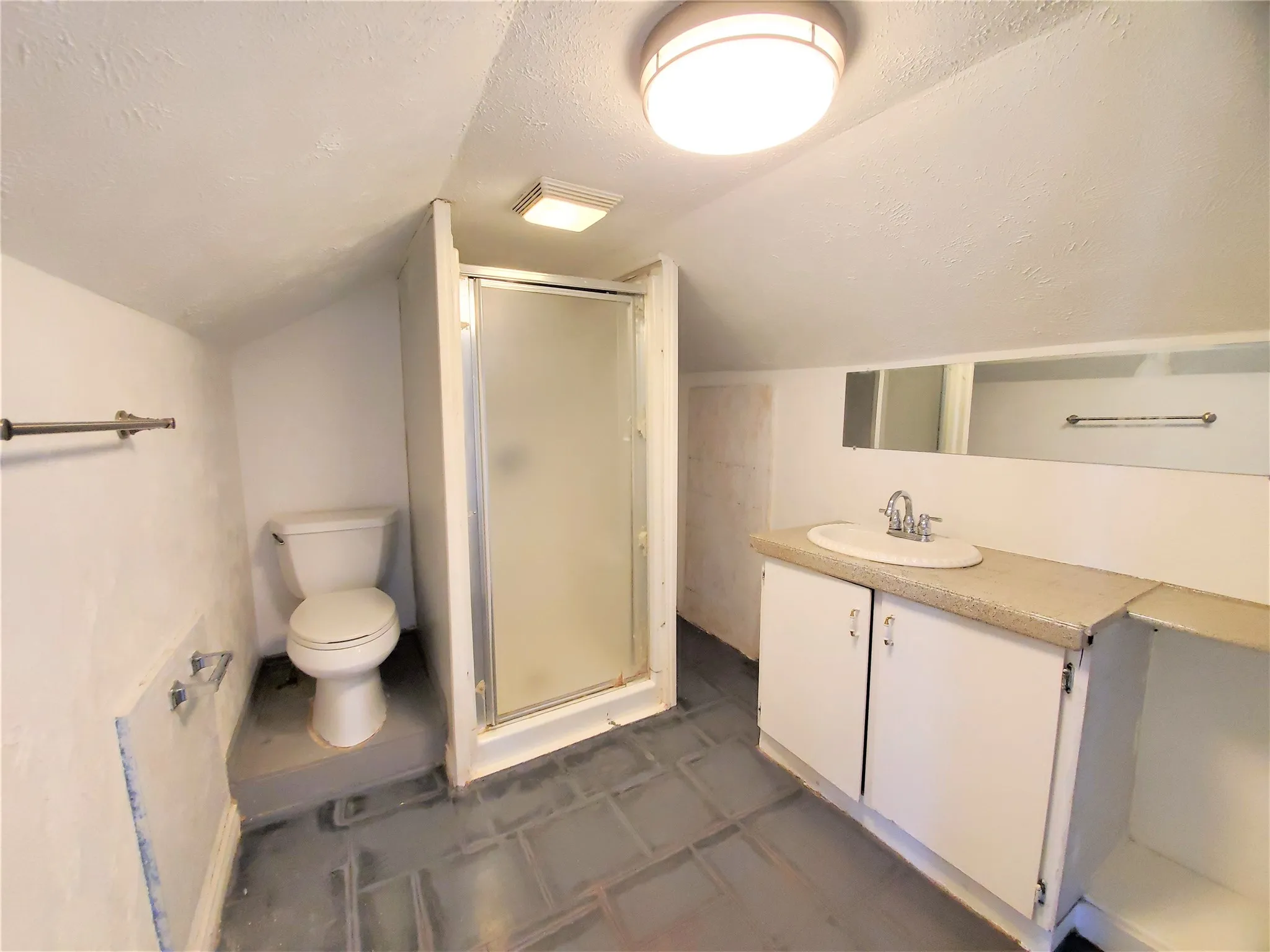 Single Family Residence For Rent in Denton County , 2223 N Locust Street, Denton, Texas 76209, 4 Bedroom, 4 Bathroom, Garage spaces, 2,244 Sqft, built in 1965, Preowned, mls#21257635, Real Estate Agent in Denton, Homes For Rent in Denton county, Homes For Rent in Denton, Realtor in Denton Texas, Real Estate Brokerage Independent Realty Texas, Luminita Cordes Realtor