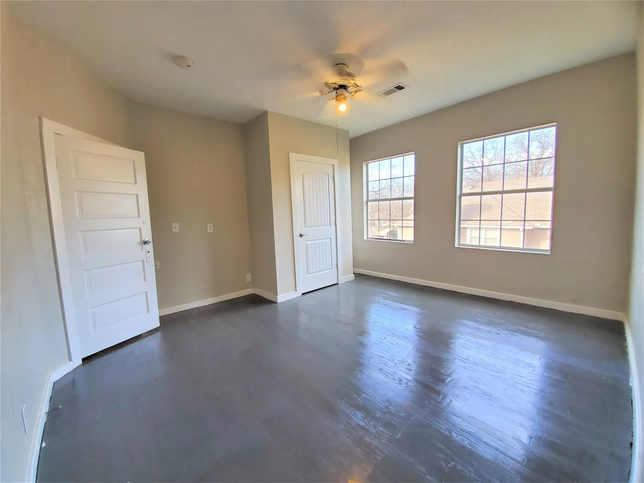 Single Family Residence For Rent in Denton County , 2223 N Locust Street, Denton, Texas 76209, 4 Bedroom, 4 Bathroom, Garage spaces, 2,244 Sqft, built in 1965, Preowned, mls#21257635, Real Estate Agent in Denton, Homes For Rent in Denton county, Homes For Rent in Denton, Realtor in Denton Texas, Real Estate Brokerage Independent Realty Texas, Luminita Cordes Realtor