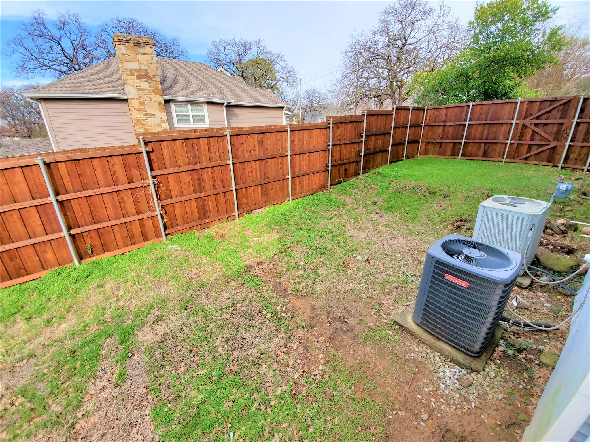 Single Family Residence For Rent in Denton County , 2223 N Locust Street, Denton, Texas 76209, 4 Bedroom, 4 Bathroom, Garage spaces, 2,244 Sqft, built in 1965, Preowned, mls#21257635, Real Estate Agent in Denton, Homes For Rent in Denton county, Homes For Rent in Denton, Realtor in Denton Texas, Real Estate Brokerage Independent Realty Texas, Luminita Cordes Realtor