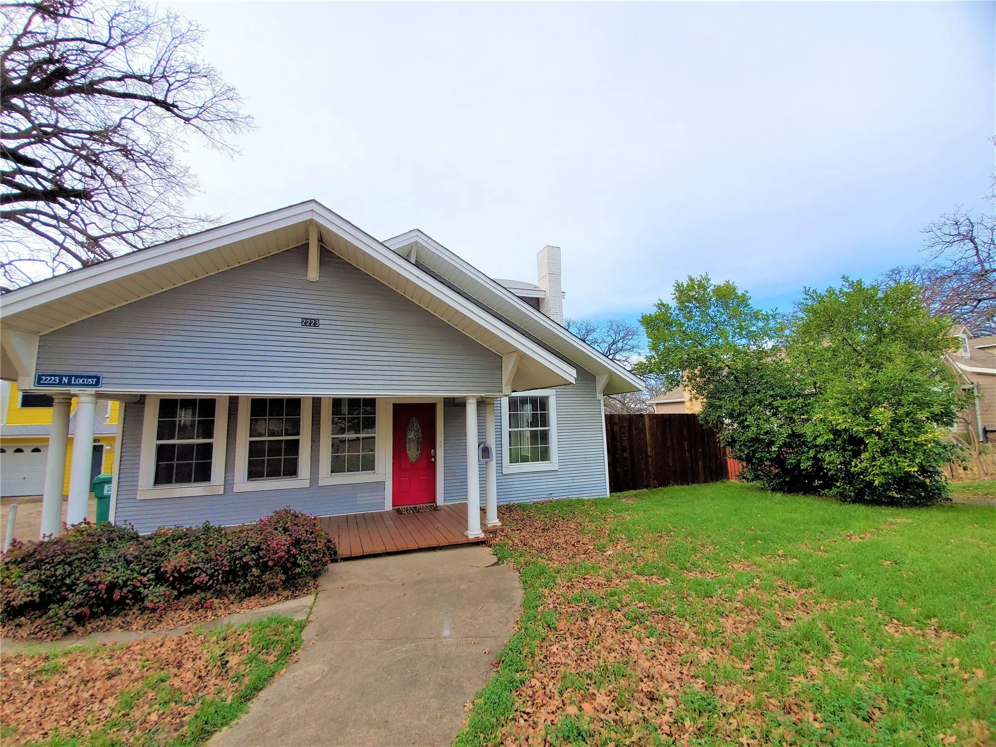 Single Family Residence For Rent in Denton County , 2223 N Locust Street, Denton, Texas 76209, 4 Bedroom, 4 Bathroom, Garage spaces, 2,244 Sqft, built in 1965, Preowned, mls#21257635, Real Estate Agent in Denton, Homes For Rent in Denton county, Homes For Rent in Denton, Realtor in Denton Texas, Real Estate Brokerage Independent Realty Texas, Luminita Cordes Realtor