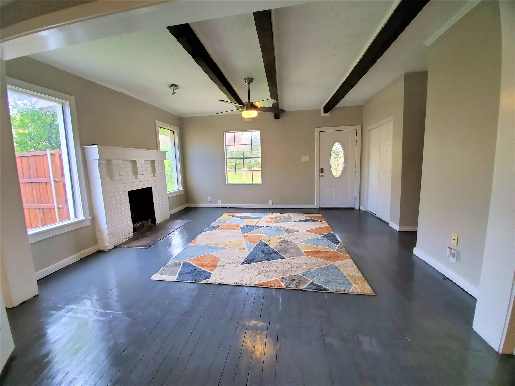 Single Family Residence For Rent in Denton County , 2223 N Locust Street, Denton, Texas 76209, 4 Bedroom, 4 Bathroom, Garage spaces, 2,244 Sqft, built in 1965, Preowned, mls#21257635, Real Estate Agent in Denton, Homes For Rent in Denton county, Homes For Rent in Denton, Realtor in Denton Texas, Real Estate Brokerage Independent Realty Texas, Luminita Cordes Realtor