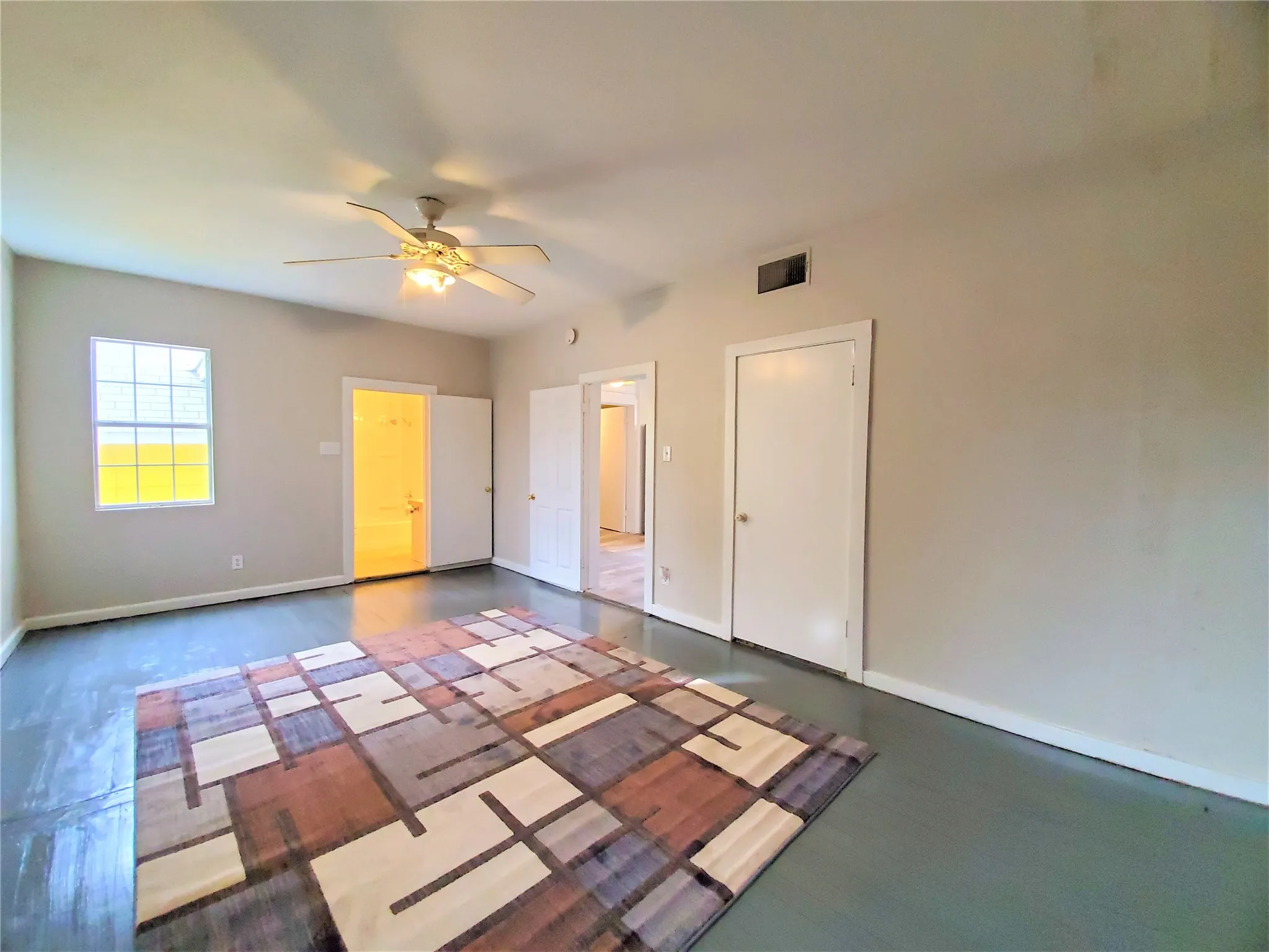 Single Family Residence For Rent in Denton County , 2223 N Locust Street, Denton, Texas 76209, 4 Bedroom, 4 Bathroom, Garage spaces, 2,244 Sqft, built in 1965, Preowned, mls#21257635, Real Estate Agent in Denton, Homes For Rent in Denton county, Homes For Rent in Denton, Realtor in Denton Texas, Real Estate Brokerage Independent Realty Texas, Luminita Cordes Realtor