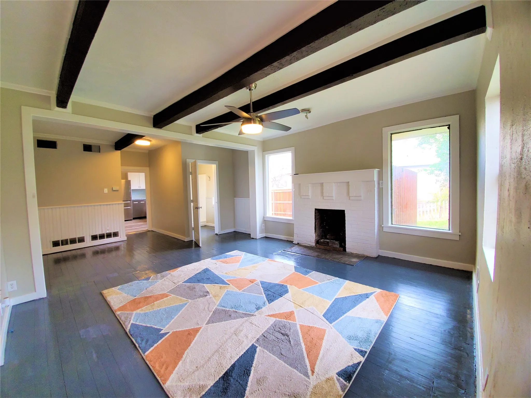 Single Family Residence For Rent in Denton County , 2223 N Locust Street, Denton, Texas 76209, 4 Bedroom, 4 Bathroom, Garage spaces, 2,244 Sqft, built in 1965, Preowned, mls#21257635, Real Estate Agent in Denton, Homes For Rent in Denton county, Homes For Rent in Denton, Realtor in Denton Texas, Real Estate Brokerage Independent Realty Texas, Luminita Cordes Realtor