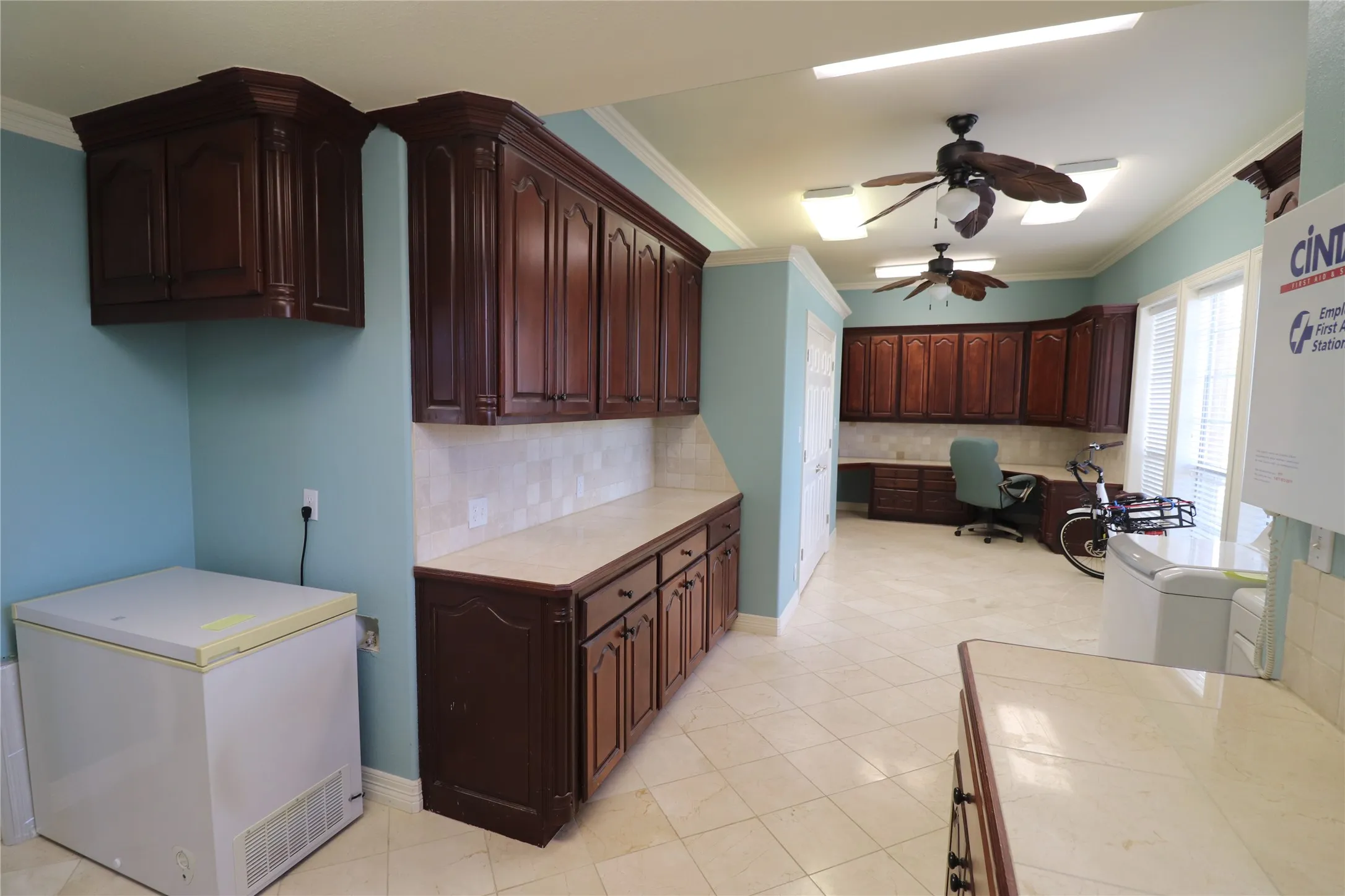 Single Family Residence For Sale in Clay County , 505 Country Club Drive, Henrietta, Texas 76365, 4 Bedrooms, 3 Bathrooms, 2 Garage spaces, 3,566 Sqft, built in 1998, Price $655,500, mls#21257642, Real Estate Agent in Henrietta, Homes For Sale in Clay county, Homes For Sale in Henrietta, Realtor in Henrietta Texas, Real Estate Brokerage Independent Realty Texas, Luminita Cordes Realtor