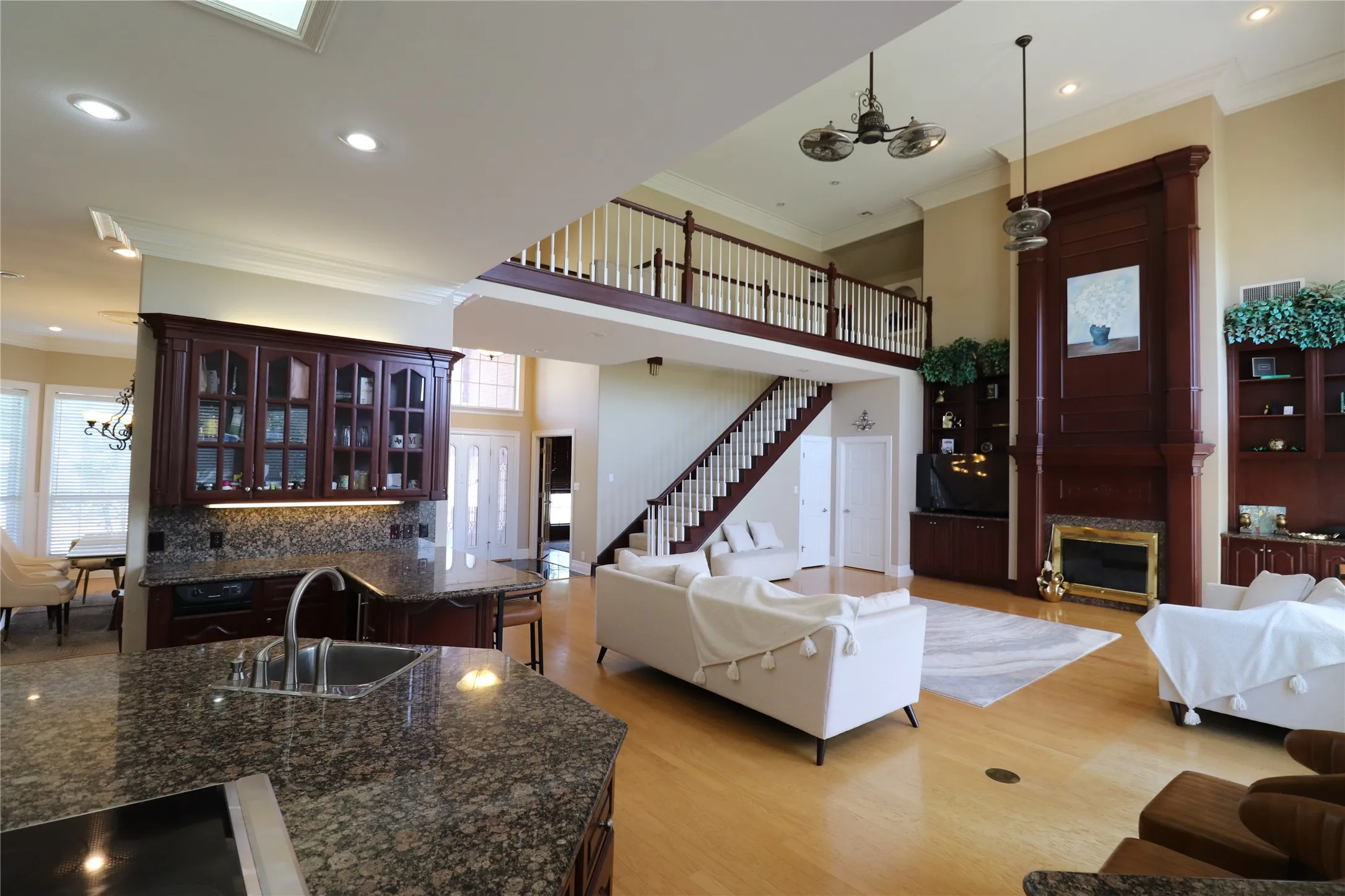 Single Family Residence For Sale in Clay County , 505 Country Club Drive, Henrietta, Texas 76365, 4 Bedrooms, 3 Bathrooms, 2 Garage spaces, 3,566 Sqft, built in 1998, Price $655,500, mls#21257642, Real Estate Agent in Henrietta, Homes For Sale in Clay county, Homes For Sale in Henrietta, Realtor in Henrietta Texas, Real Estate Brokerage Independent Realty Texas, Luminita Cordes Realtor