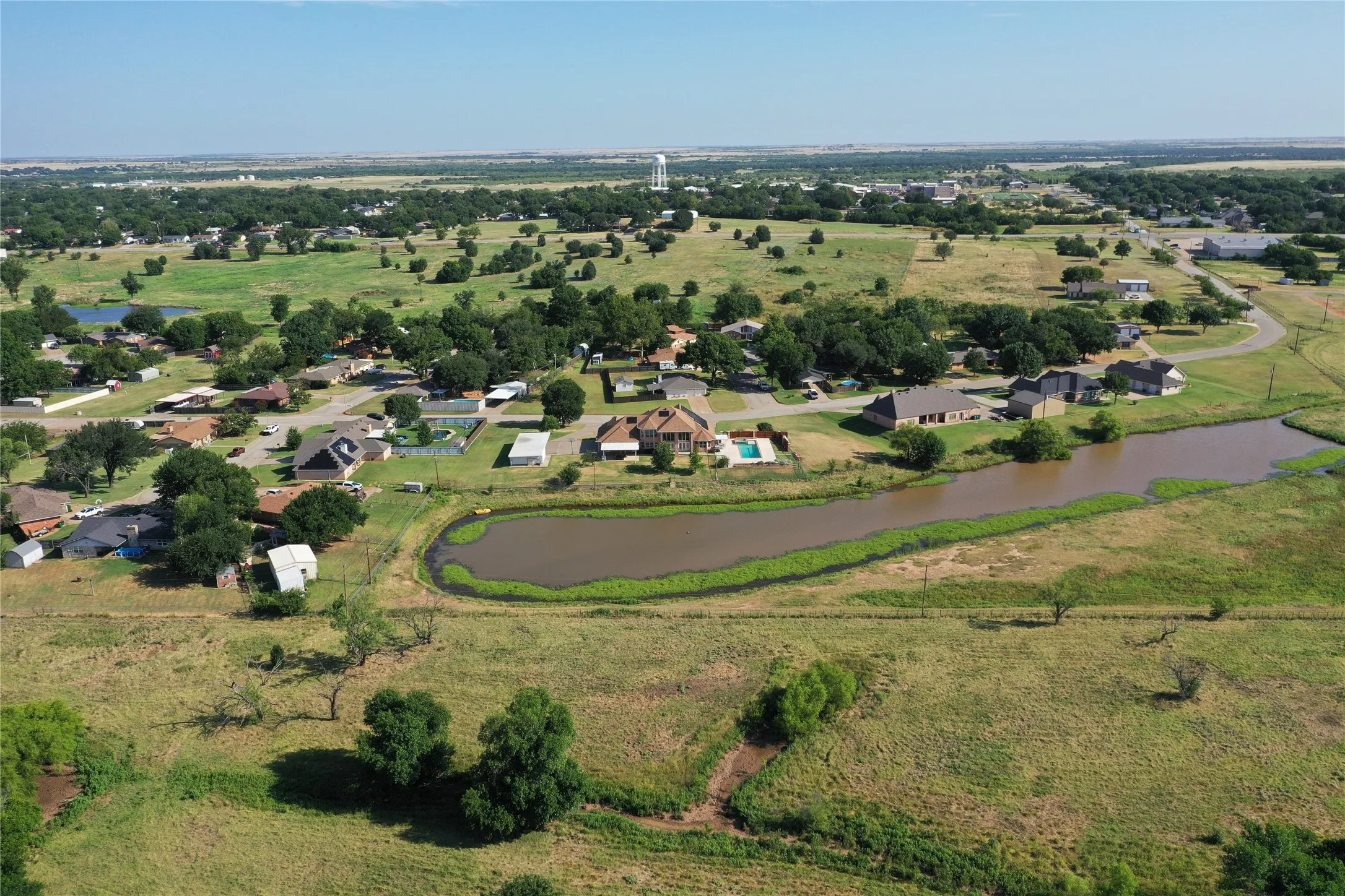 Single Family Residence For Sale in Clay County , 505 Country Club Drive, Henrietta, Texas 76365, 4 Bedrooms, 3 Bathrooms, 2 Garage spaces, 3,566 Sqft, built in 1998, Price $655,500, mls#21257642, Real Estate Agent in Henrietta, Homes For Sale in Clay county, Homes For Sale in Henrietta, Realtor in Henrietta Texas, Real Estate Brokerage Independent Realty Texas, Luminita Cordes Realtor