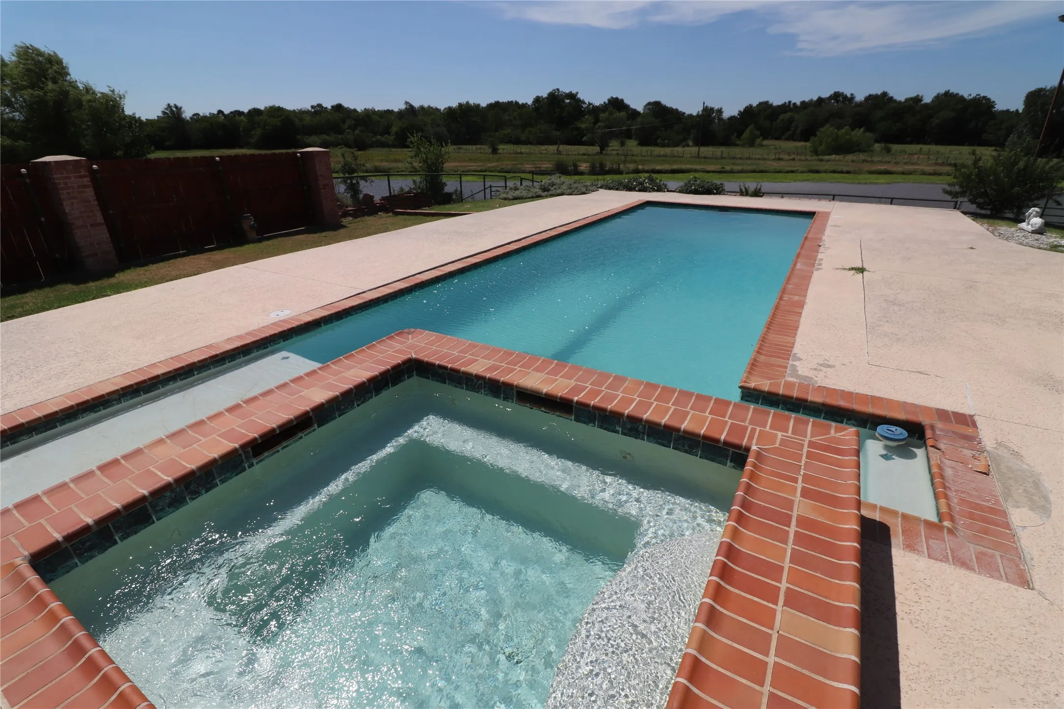 Single Family Residence For Sale in Clay County , 505 Country Club Drive, Henrietta, Texas 76365, 4 Bedrooms, 3 Bathrooms, 2 Garage spaces, 3,566 Sqft, built in 1998, Price $655,500, mls#21257642, Real Estate Agent in Henrietta, Homes For Sale in Clay county, Homes For Sale in Henrietta, Realtor in Henrietta Texas, Real Estate Brokerage Independent Realty Texas, Luminita Cordes Realtor