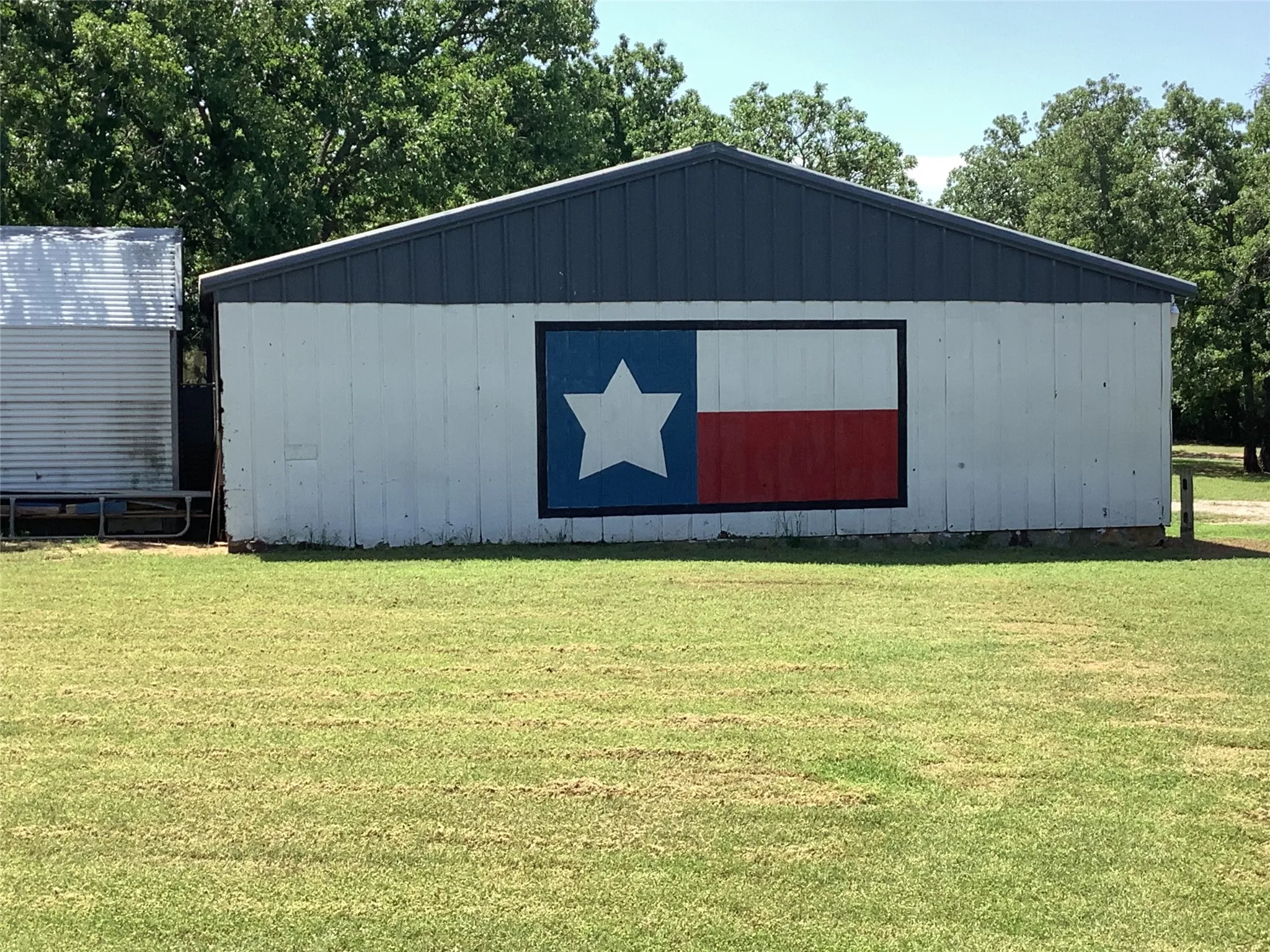 Mobile Home For Sale in Eastland County , 1625 County Road 281, Carbon, Texas 76435, 3 Bedroom, 2 Bathroom, Garage spaces, 1,216 Sqft, built in 1992, mls#21252751, Real Estate Agent in Carbon, Homes For Sale in Eastland county, Homes For Sale in Carbon, Realtor in Carbon Texas, Real Estate Brokerage Independent Realty Texas, Luminita Cordes Realtor
