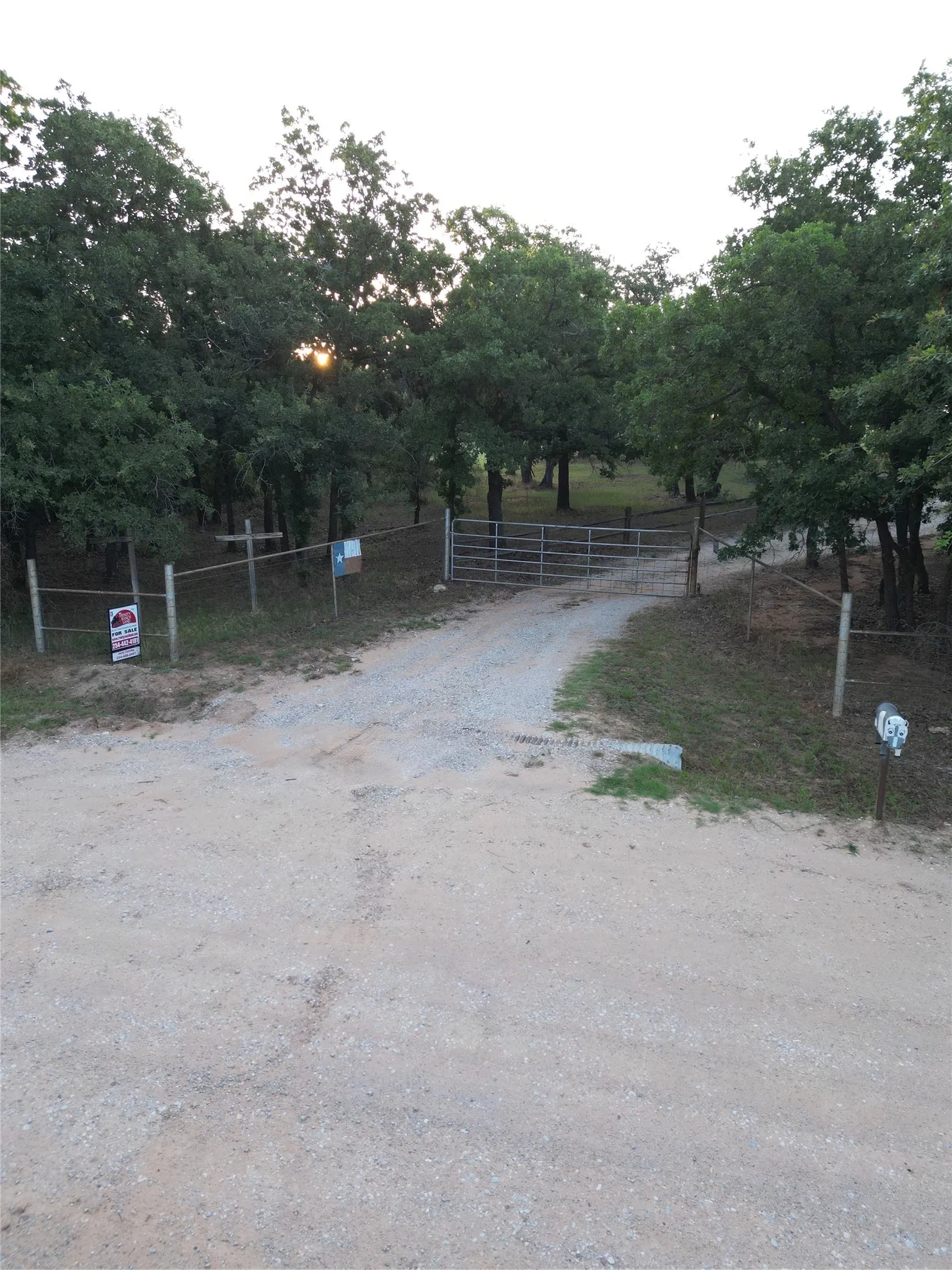 Mobile Home For Sale in Eastland County , 1625 County Road 281, Carbon, Texas 76435, 3 Bedroom, 2 Bathroom, Garage spaces, 1,216 Sqft, built in 1992, mls#21252751, Real Estate Agent in Carbon, Homes For Sale in Eastland county, Homes For Sale in Carbon, Realtor in Carbon Texas, Real Estate Brokerage Independent Realty Texas, Luminita Cordes Realtor