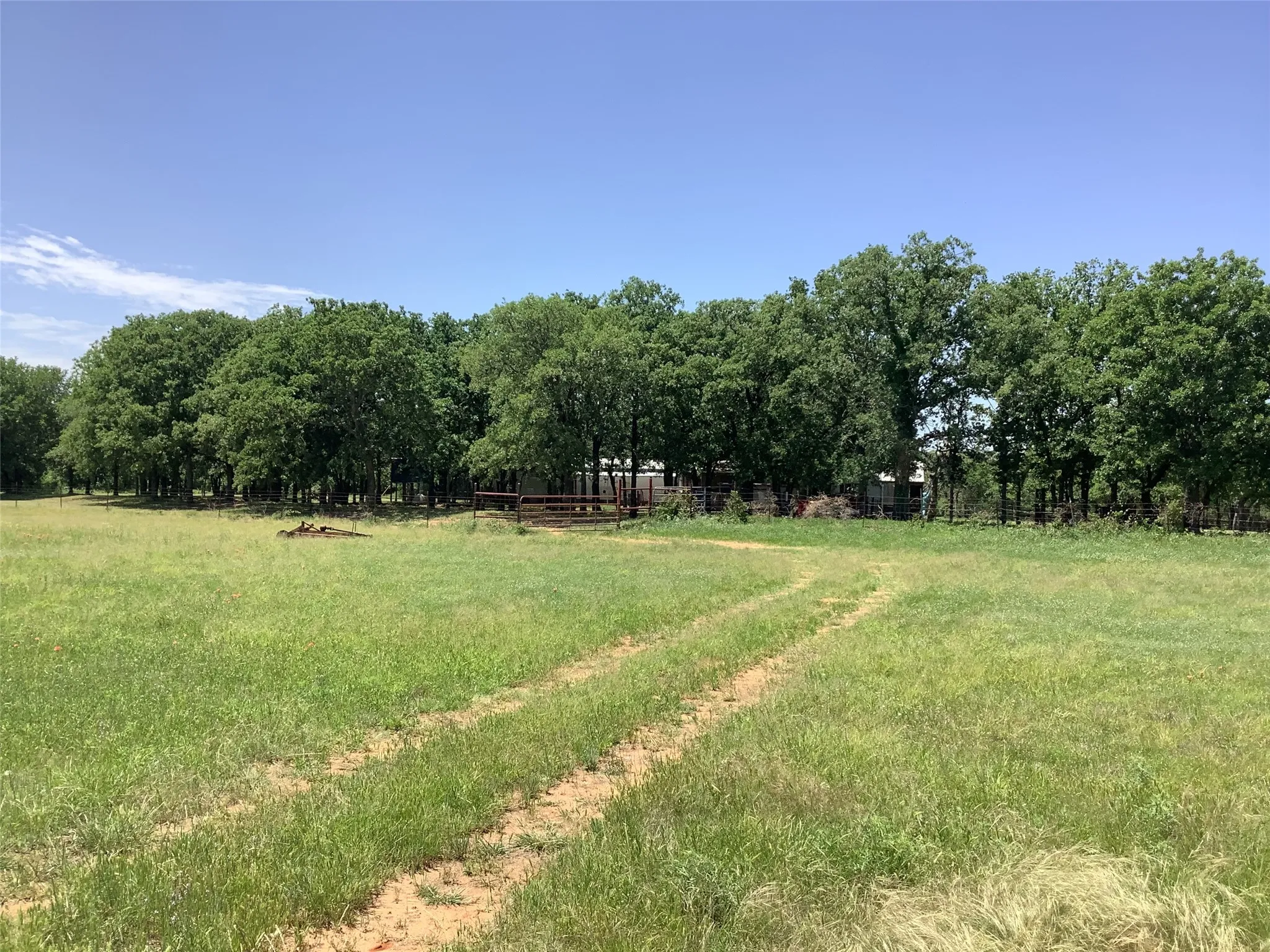Mobile Home For Sale in Eastland County , 1625 County Road 281, Carbon, Texas 76435, 3 Bedroom, 2 Bathroom, Garage spaces, 1,216 Sqft, built in 1992, mls#21252751, Real Estate Agent in Carbon, Homes For Sale in Eastland county, Homes For Sale in Carbon, Realtor in Carbon Texas, Real Estate Brokerage Independent Realty Texas, Luminita Cordes Realtor