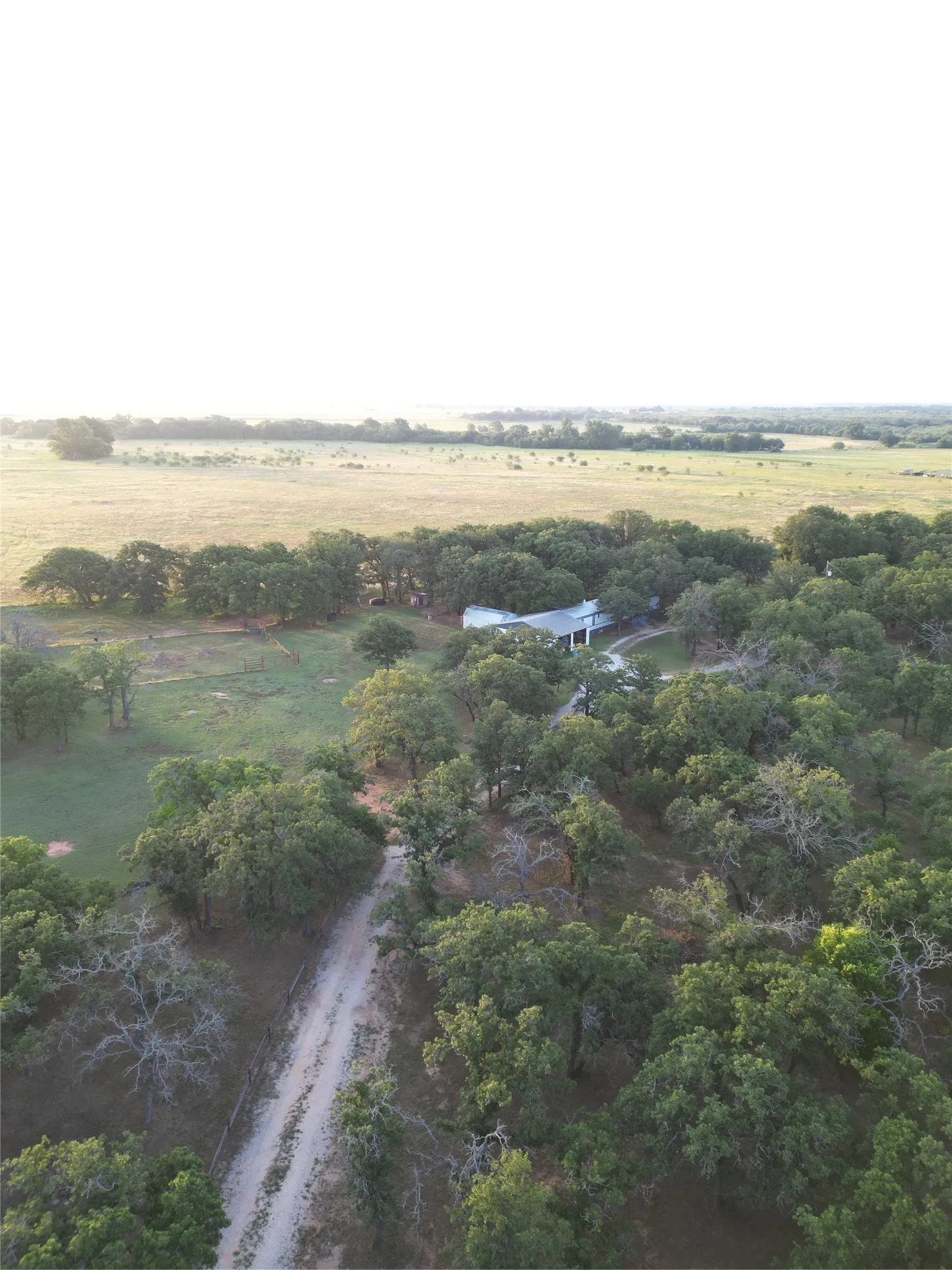 Mobile Home For Sale in Eastland County , 1625 County Road 281, Carbon, Texas 76435, 3 Bedroom, 2 Bathroom, Garage spaces, 1,216 Sqft, built in 1992, mls#21252751, Real Estate Agent in Carbon, Homes For Sale in Eastland county, Homes For Sale in Carbon, Realtor in Carbon Texas, Real Estate Brokerage Independent Realty Texas, Luminita Cordes Realtor