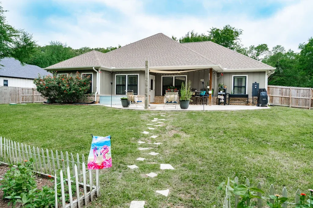 Single Family Residence For Sale in Henderson County , 6371 Mill Run Road, Athens, Texas 75751, 4 Bedroom, 2 Bathroom, 2 Garage spaces, 1,763 Sqft, built in 2021, mls#21244149, Real Estate Agent in Athens, Homes For Sale in Henderson county, Homes For Sale in Athens, Realtor in Athens Texas, Real Estate Brokerage Independent Realty Texas, Luminita Cordes Realtor