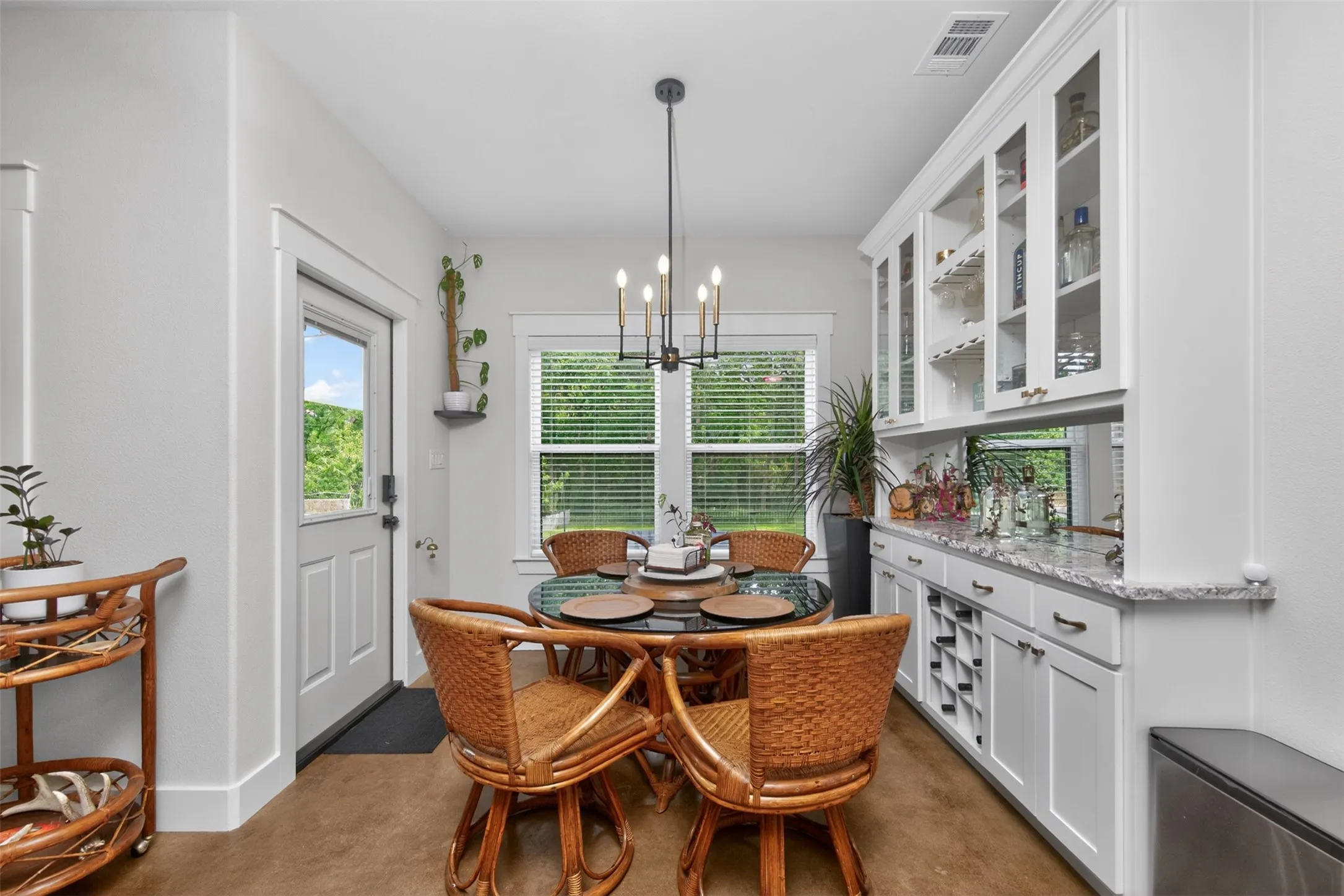 Single Family Residence For Sale in Henderson County , 6371 Mill Run Road, Athens, Texas 75751, 4 Bedroom, 2 Bathroom, 2 Garage spaces, 1,763 Sqft, built in 2021, mls#21244149, Real Estate Agent in Athens, Homes For Sale in Henderson county, Homes For Sale in Athens, Realtor in Athens Texas, Real Estate Brokerage Independent Realty Texas, Luminita Cordes Realtor