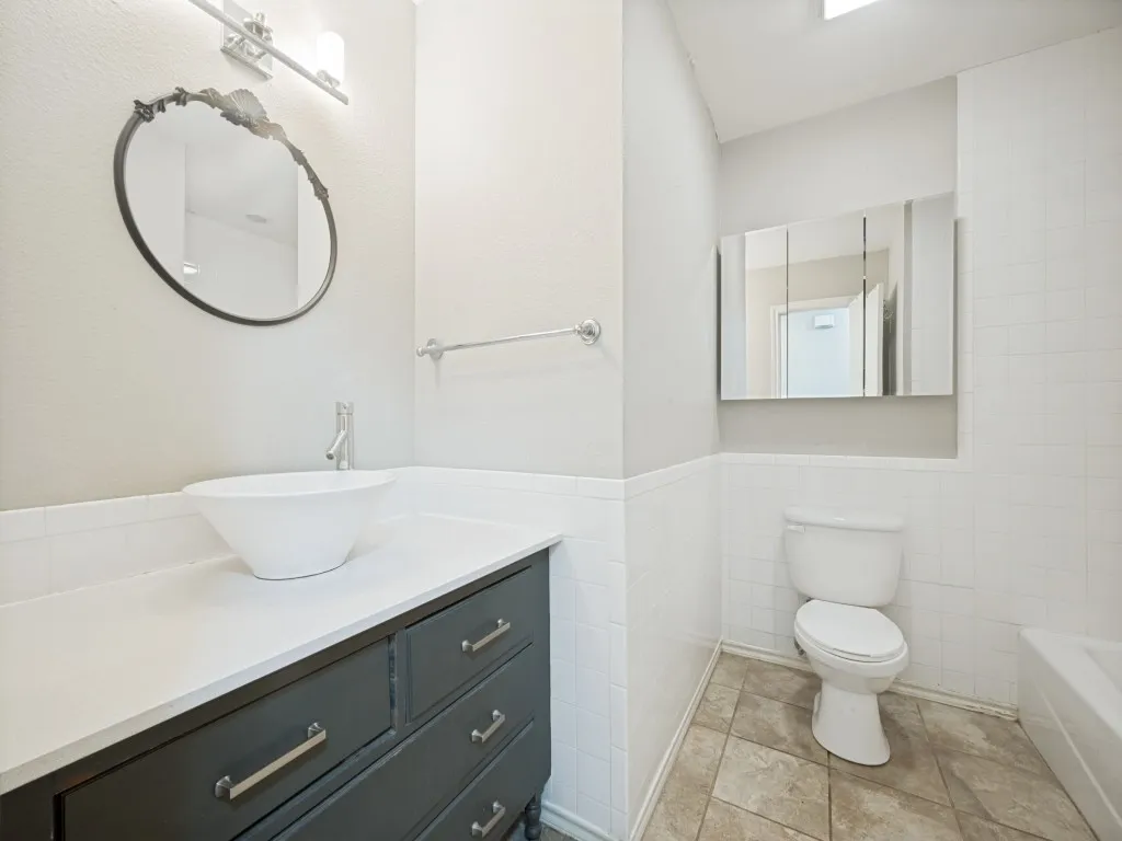 Single Family Residence For Sale in Denton County , 1825 Emery Street, Denton, Texas 76201, 3 Bedroom, 2 Bathroom, 2 Garage spaces, 1,622 Sqft, built in 1964, Price $312,000, mls#21244516, Real Estate Agent in Denton, Homes For Sale in Denton county, Homes For Sale in Denton, Realtor in Denton Texas, Real Estate Brokerage Independent Realty Texas, Luminita Cordes Realtor
