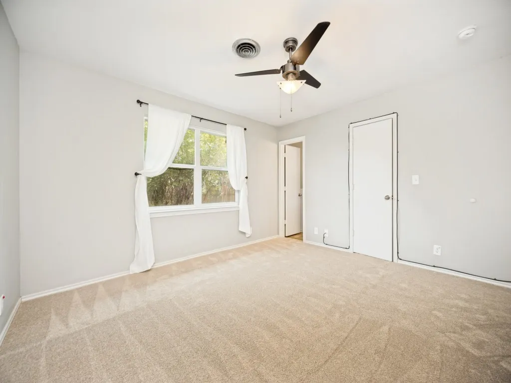 Single Family Residence For Sale in Denton County , 1825 Emery Street, Denton, Texas 76201, 3 Bedroom, 2 Bathroom, 2 Garage spaces, 1,622 Sqft, built in 1964, Price $312,000, mls#21244516, Real Estate Agent in Denton, Homes For Sale in Denton county, Homes For Sale in Denton, Realtor in Denton Texas, Real Estate Brokerage Independent Realty Texas, Luminita Cordes Realtor