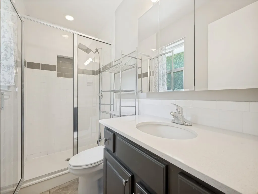 Single Family Residence For Sale in Denton County , 1825 Emery Street, Denton, Texas 76201, 3 Bedroom, 2 Bathroom, 2 Garage spaces, 1,622 Sqft, built in 1964, Price $312,000, mls#21244516, Real Estate Agent in Denton, Homes For Sale in Denton county, Homes For Sale in Denton, Realtor in Denton Texas, Real Estate Brokerage Independent Realty Texas, Luminita Cordes Realtor