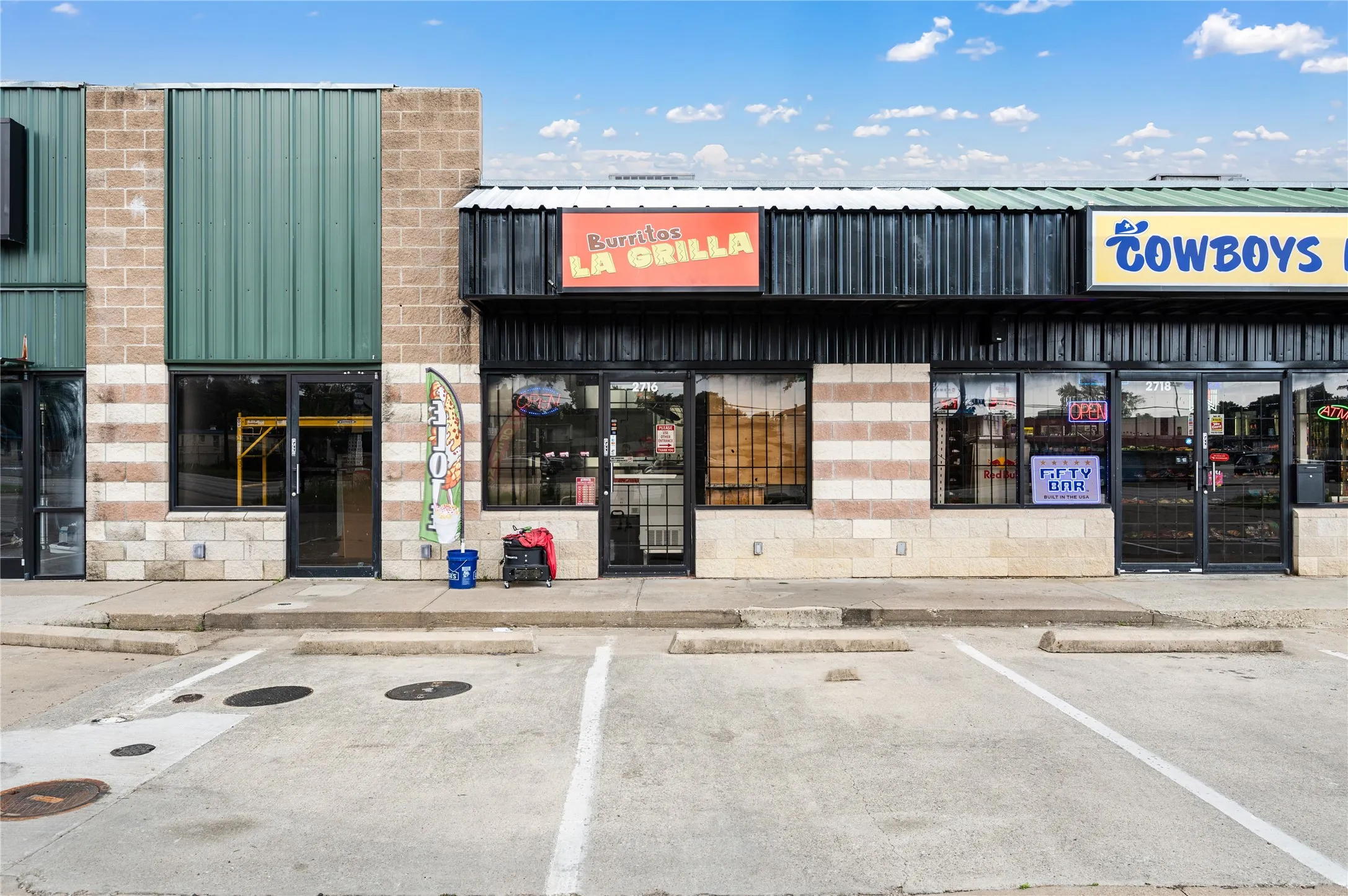 Retail For Sale in Tarrant County , 2712-2720 W Division St, Arlington, Texas 76012, 0, 0, Garage spaces, 0 Sqft, built in 2002, Preowned, Price $1,200,000, mls#21257677, Real Estate Agent in Arlington, Homes For Sale in Tarrant county, Homes For Sale in Arlington, Realtor in Arlington Texas, Real Estate Brokerage Independent Realty Texas, Luminita Cordes Realtor
