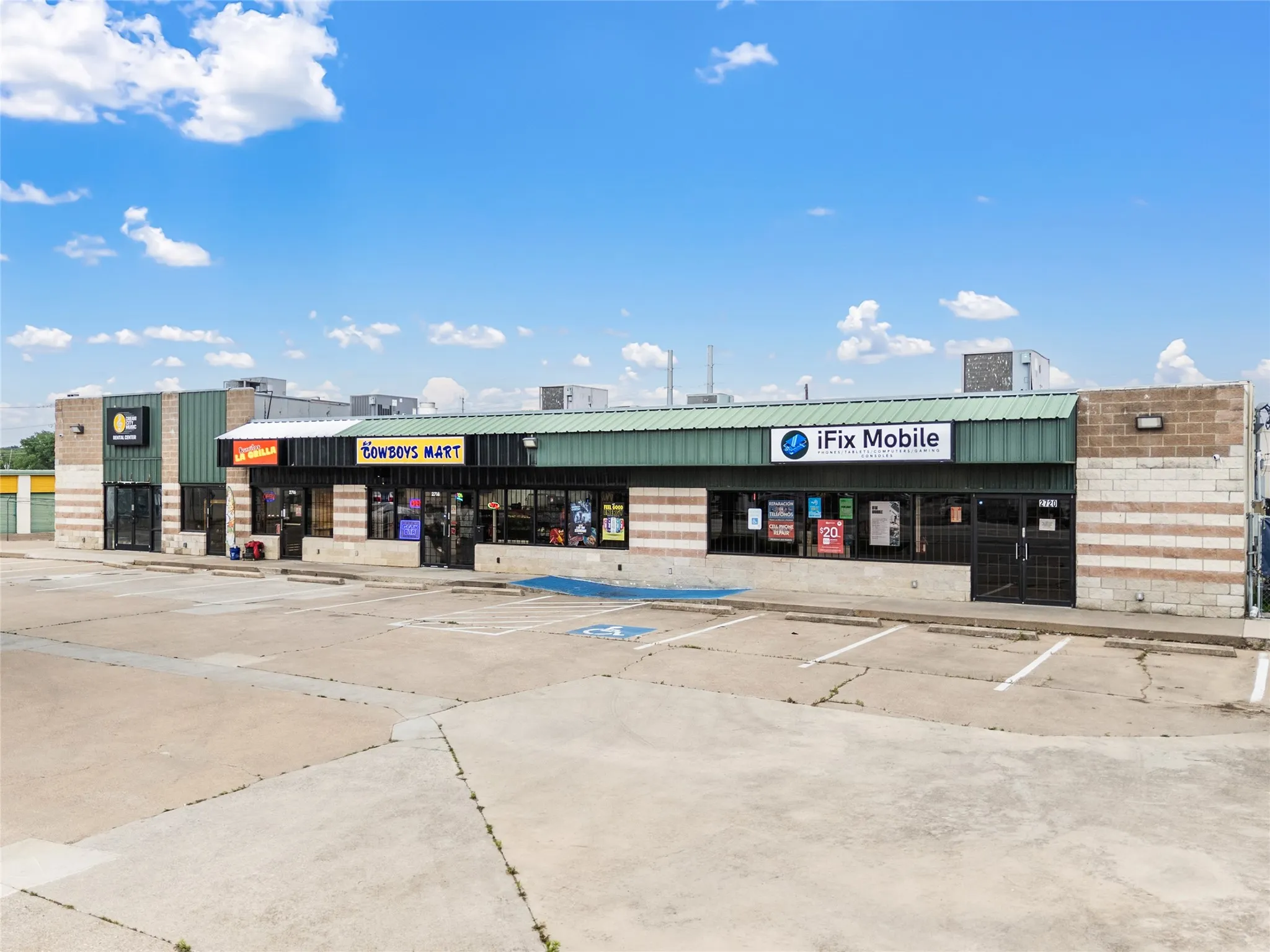 Retail For Sale in Tarrant County , 2712-2720 W Division St, Arlington, Texas 76012, 0, 0, Garage spaces, 0 Sqft, built in 2002, Preowned, Price $1,200,000, mls#21257677, Real Estate Agent in Arlington, Homes For Sale in Tarrant county, Homes For Sale in Arlington, Realtor in Arlington Texas, Real Estate Brokerage Independent Realty Texas, Luminita Cordes Realtor