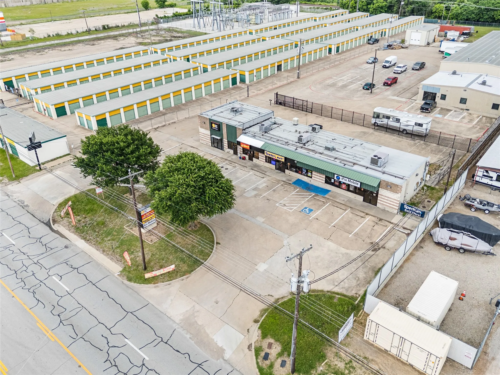 Retail For Sale in Tarrant County , 2712-2720 W Division St, Arlington, Texas 76012, 0, 0, Garage spaces, 0 Sqft, built in 2002, Preowned, Price $1,200,000, mls#21257677, Real Estate Agent in Arlington, Homes For Sale in Tarrant county, Homes For Sale in Arlington, Realtor in Arlington Texas, Real Estate Brokerage Independent Realty Texas, Luminita Cordes Realtor