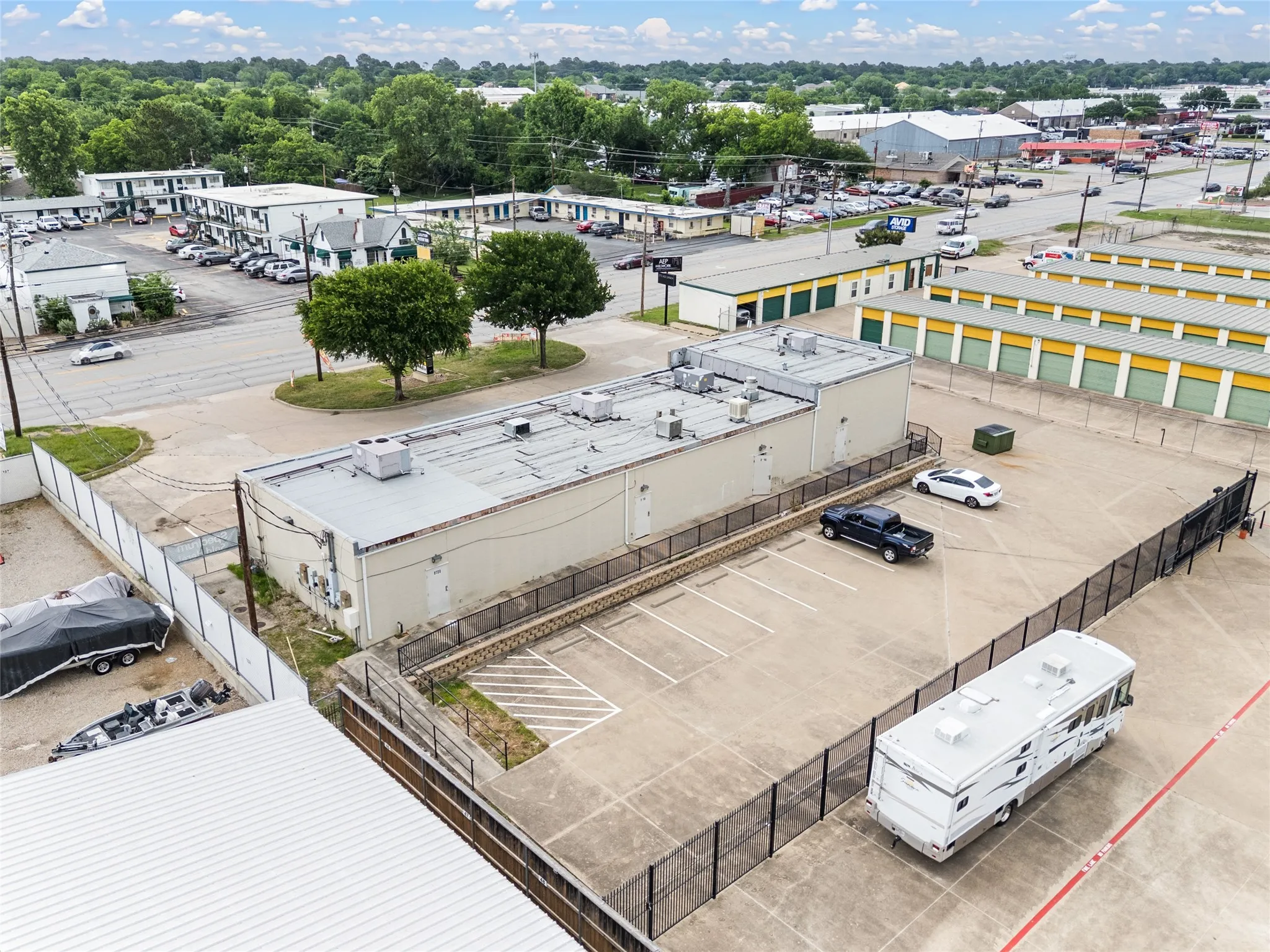 Retail For Sale in Tarrant County , 2712-2720 W Division St, Arlington, Texas 76012, 0, 0, Garage spaces, 0 Sqft, built in 2002, Preowned, Price $1,200,000, mls#21257677, Real Estate Agent in Arlington, Homes For Sale in Tarrant county, Homes For Sale in Arlington, Realtor in Arlington Texas, Real Estate Brokerage Independent Realty Texas, Luminita Cordes Realtor