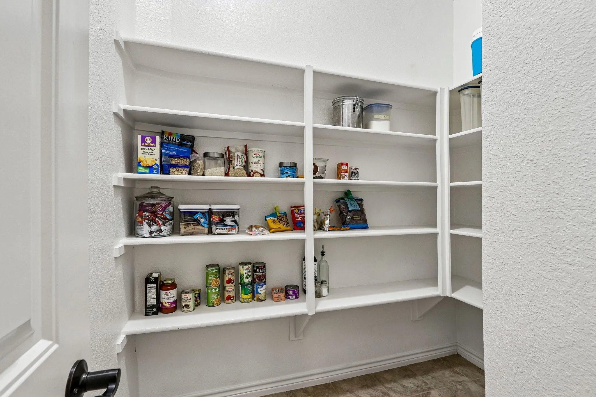 Single Family Residence For Sale in Denton County , 1441 Isabella Lane, Savannah, Texas 76227, 3 Bedroom, 2 Bathroom, 2 Garage spaces, 1,839 Sqft, built in 2014, Preowned, mls#21256570, Real Estate Agent in Savannah, Homes For Sale in Denton county, Homes For Sale in Savannah, Realtor in Savannah Texas, Real Estate Brokerage Independent Realty Texas, Luminita Cordes Realtor