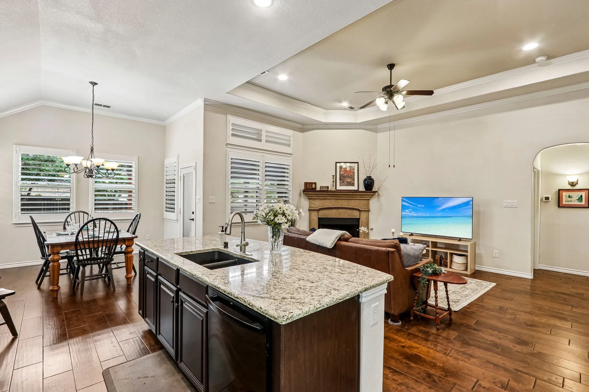 Single Family Residence For Sale in Denton County , 1441 Isabella Lane, Savannah, Texas 76227, 3 Bedroom, 2 Bathroom, 2 Garage spaces, 1,839 Sqft, built in 2014, Preowned, mls#21256570, Real Estate Agent in Savannah, Homes For Sale in Denton county, Homes For Sale in Savannah, Realtor in Savannah Texas, Real Estate Brokerage Independent Realty Texas, Luminita Cordes Realtor