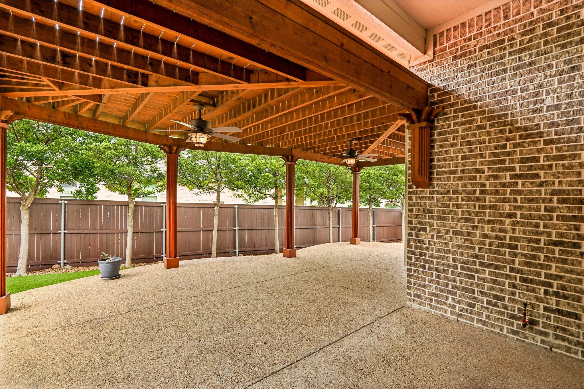 Single Family Residence For Sale in Denton County , 1441 Isabella Lane, Savannah, Texas 76227, 3 Bedroom, 2 Bathroom, 2 Garage spaces, 1,839 Sqft, built in 2014, Preowned, mls#21256570, Real Estate Agent in Savannah, Homes For Sale in Denton county, Homes For Sale in Savannah, Realtor in Savannah Texas, Real Estate Brokerage Independent Realty Texas, Luminita Cordes Realtor