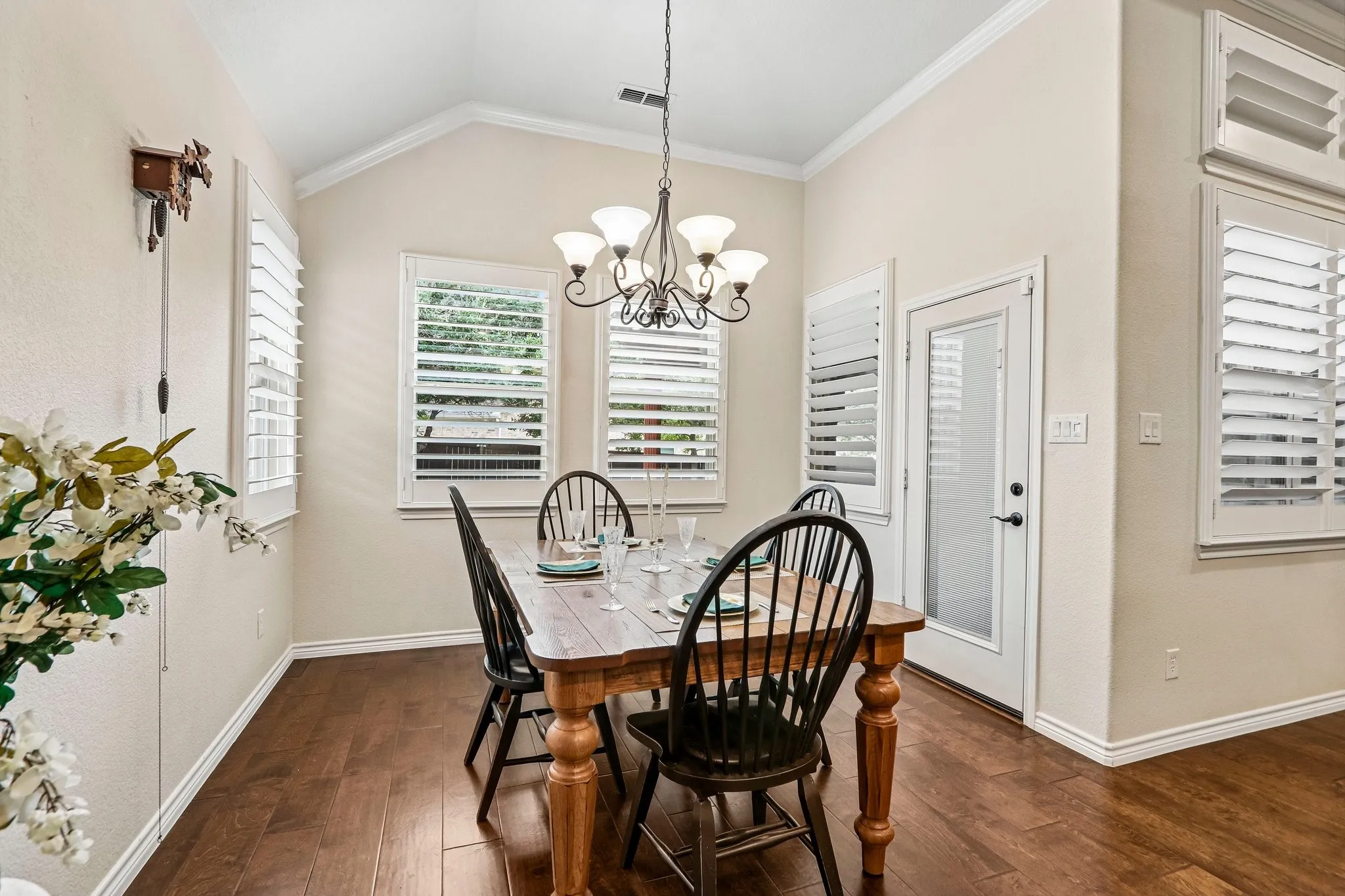 Single Family Residence For Sale in Denton County , 1441 Isabella Lane, Savannah, Texas 76227, 3 Bedroom, 2 Bathroom, 2 Garage spaces, 1,839 Sqft, built in 2014, Preowned, mls#21256570, Real Estate Agent in Savannah, Homes For Sale in Denton county, Homes For Sale in Savannah, Realtor in Savannah Texas, Real Estate Brokerage Independent Realty Texas, Luminita Cordes Realtor