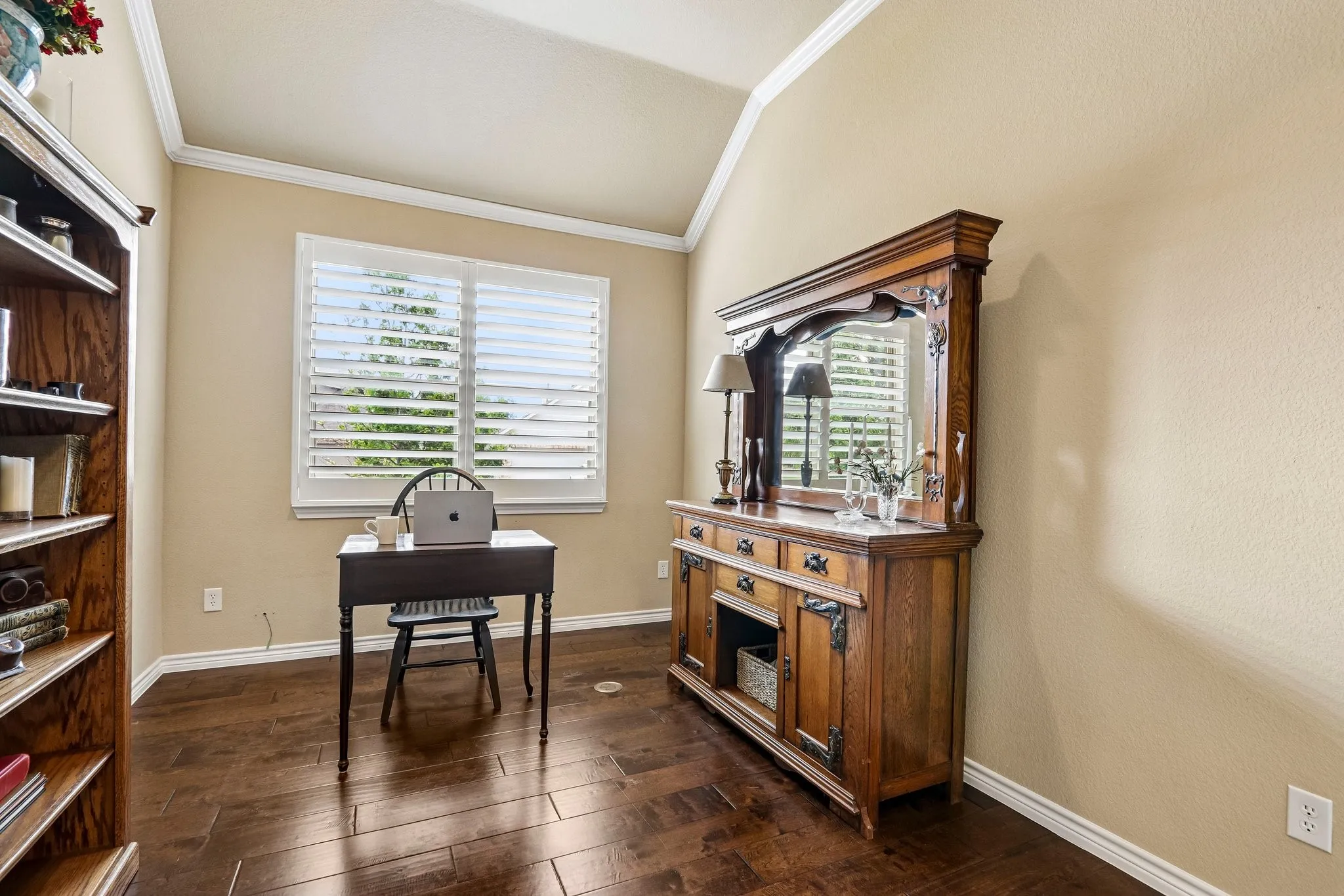 Single Family Residence For Sale in Denton County , 1441 Isabella Lane, Savannah, Texas 76227, 3 Bedroom, 2 Bathroom, 2 Garage spaces, 1,839 Sqft, built in 2014, Preowned, mls#21256570, Real Estate Agent in Savannah, Homes For Sale in Denton county, Homes For Sale in Savannah, Realtor in Savannah Texas, Real Estate Brokerage Independent Realty Texas, Luminita Cordes Realtor