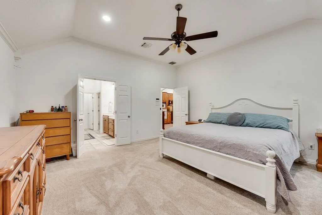 Single Family Residence For Sale in Tarrant County , 7057 Ridge Crest Drive, North Richland Hills, Texas 76182, 3 Bedroom, 3 Bathroom, 2 Garage spaces, 2,675 Sqft, built in 2004, Price $575,000, mls#21257681, Real Estate Agent in North Richland Hills, Homes For Sale in Tarrant county, Homes For Sale in North Richland Hills, Realtor in North Richland Hills Texas, Real Estate Brokerage Independent Realty Texas, Luminita Cordes Realtor