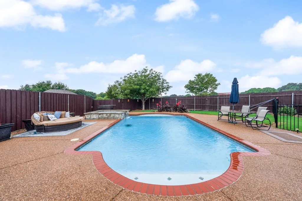 Single Family Residence For Sale in Tarrant County , 7057 Ridge Crest Drive, North Richland Hills, Texas 76182, 3 Bedroom, 3 Bathroom, 2 Garage spaces, 2,675 Sqft, built in 2004, Price $575,000, mls#21257681, Real Estate Agent in North Richland Hills, Homes For Sale in Tarrant county, Homes For Sale in North Richland Hills, Realtor in North Richland Hills Texas, Real Estate Brokerage Independent Realty Texas, Luminita Cordes Realtor