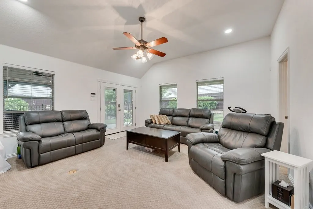 Single Family Residence For Sale in Tarrant County , 7057 Ridge Crest Drive, North Richland Hills, Texas 76182, 3 Bedroom, 3 Bathroom, 2 Garage spaces, 2,675 Sqft, built in 2004, Price $575,000, mls#21257681, Real Estate Agent in North Richland Hills, Homes For Sale in Tarrant county, Homes For Sale in North Richland Hills, Realtor in North Richland Hills Texas, Real Estate Brokerage Independent Realty Texas, Luminita Cordes Realtor
