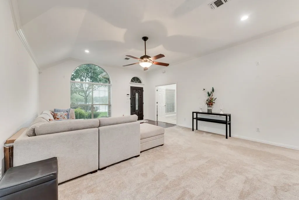 Single Family Residence For Sale in Tarrant County , 7057 Ridge Crest Drive, North Richland Hills, Texas 76182, 3 Bedroom, 3 Bathroom, 2 Garage spaces, 2,675 Sqft, built in 2004, Price $575,000, mls#21257681, Real Estate Agent in North Richland Hills, Homes For Sale in Tarrant county, Homes For Sale in North Richland Hills, Realtor in North Richland Hills Texas, Real Estate Brokerage Independent Realty Texas, Luminita Cordes Realtor