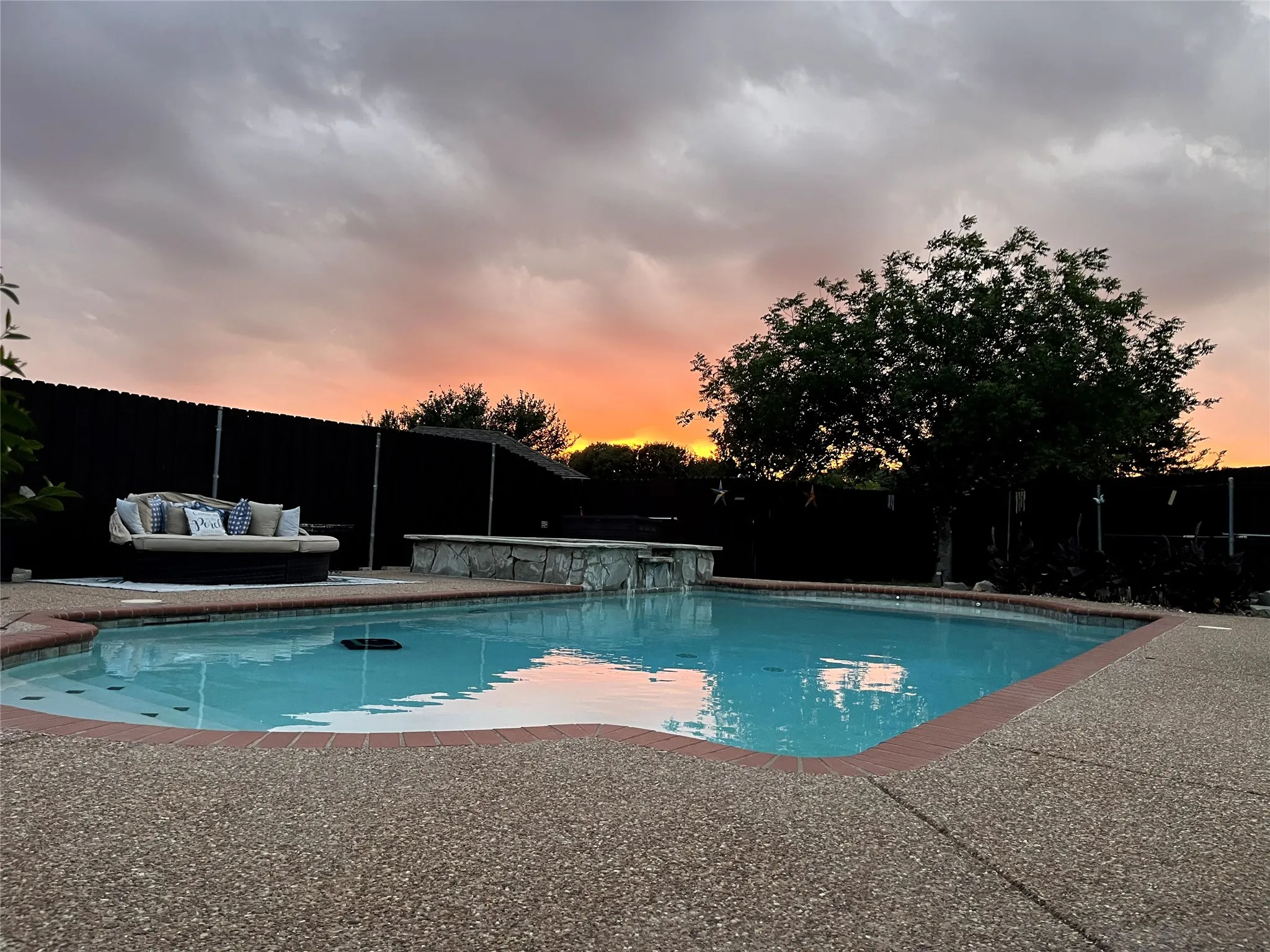 Single Family Residence For Sale in Tarrant County , 7057 Ridge Crest Drive, North Richland Hills, Texas 76182, 3 Bedroom, 3 Bathroom, 2 Garage spaces, 2,675 Sqft, built in 2004, Price $575,000, mls#21257681, Real Estate Agent in North Richland Hills, Homes For Sale in Tarrant county, Homes For Sale in North Richland Hills, Realtor in North Richland Hills Texas, Real Estate Brokerage Independent Realty Texas, Luminita Cordes Realtor
