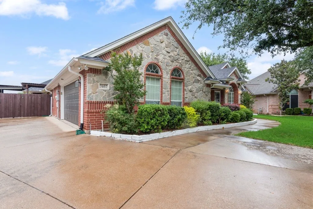 Single Family Residence For Sale in Tarrant County , 7057 Ridge Crest Drive, North Richland Hills, Texas 76182, 3 Bedroom, 3 Bathroom, 2 Garage spaces, 2,675 Sqft, built in 2004, Price $575,000, mls#21257681, Real Estate Agent in North Richland Hills, Homes For Sale in Tarrant county, Homes For Sale in North Richland Hills, Realtor in North Richland Hills Texas, Real Estate Brokerage Independent Realty Texas, Luminita Cordes Realtor