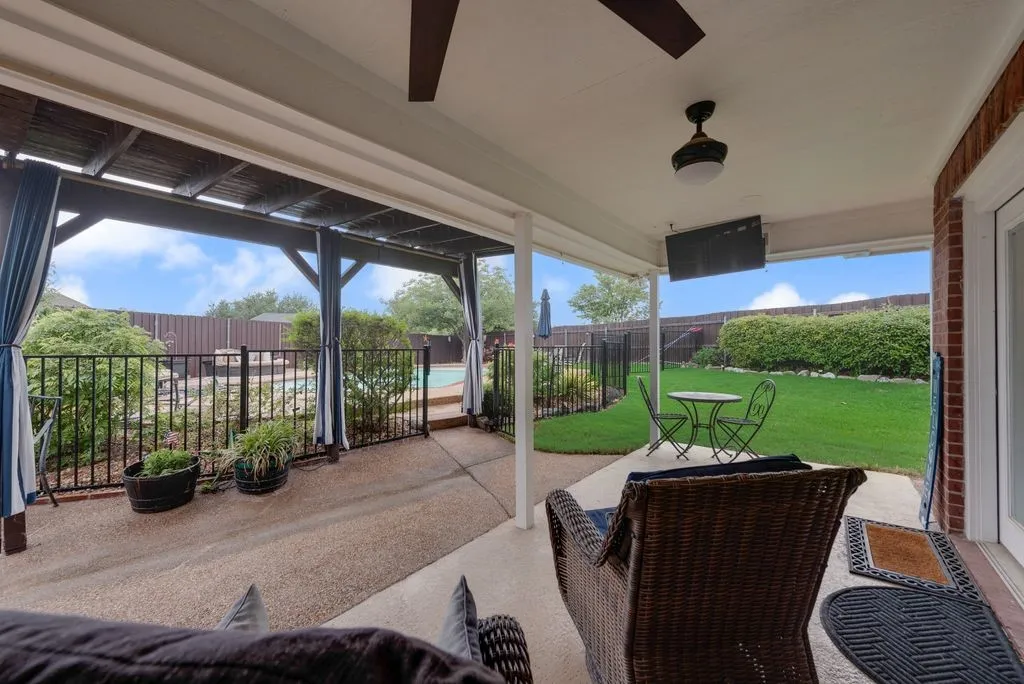 Single Family Residence For Sale in Tarrant County , 7057 Ridge Crest Drive, North Richland Hills, Texas 76182, 3 Bedroom, 3 Bathroom, 2 Garage spaces, 2,675 Sqft, built in 2004, Price $575,000, mls#21257681, Real Estate Agent in North Richland Hills, Homes For Sale in Tarrant county, Homes For Sale in North Richland Hills, Realtor in North Richland Hills Texas, Real Estate Brokerage Independent Realty Texas, Luminita Cordes Realtor