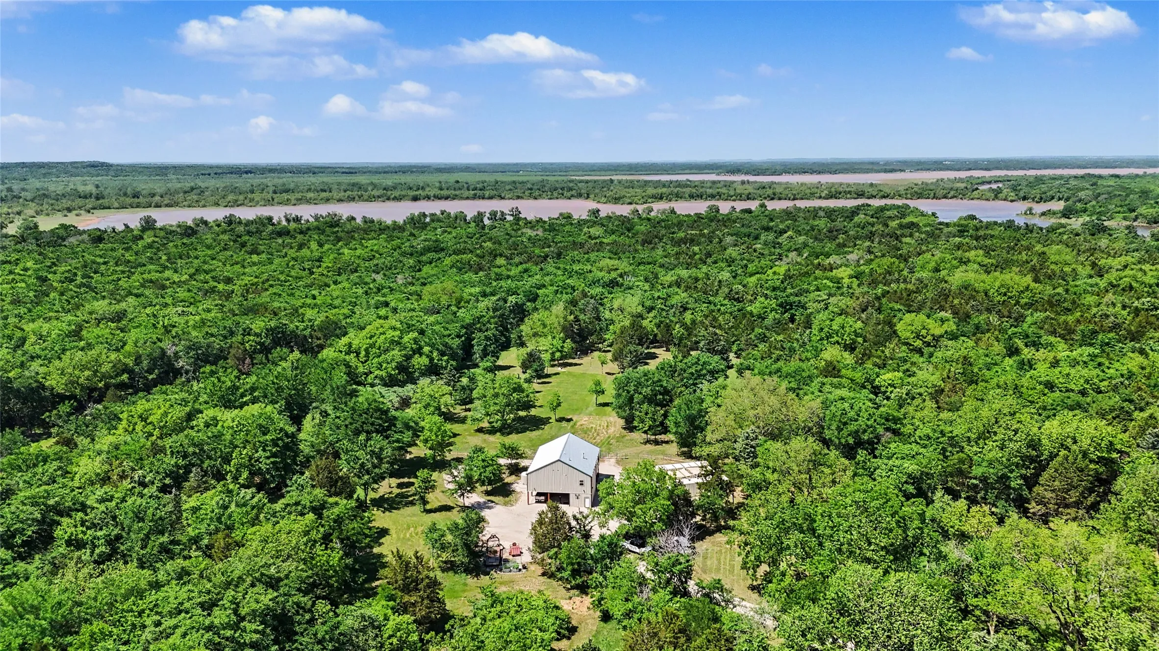 Single Family Residence For Sale in Cooke County , 9439 County Road 103, Whitesboro, Texas 76273, 2 Bedroom, 2 Bathroom, Garage spaces, 1,680 Sqft, built in 2023, Price $820,000, mls#21254692, Real Estate Agent in Whitesboro, Homes For Sale in Cooke county, Homes For Sale in Whitesboro, Realtor in Whitesboro Texas, Real Estate Brokerage Independent Realty Texas, Luminita Cordes Realtor