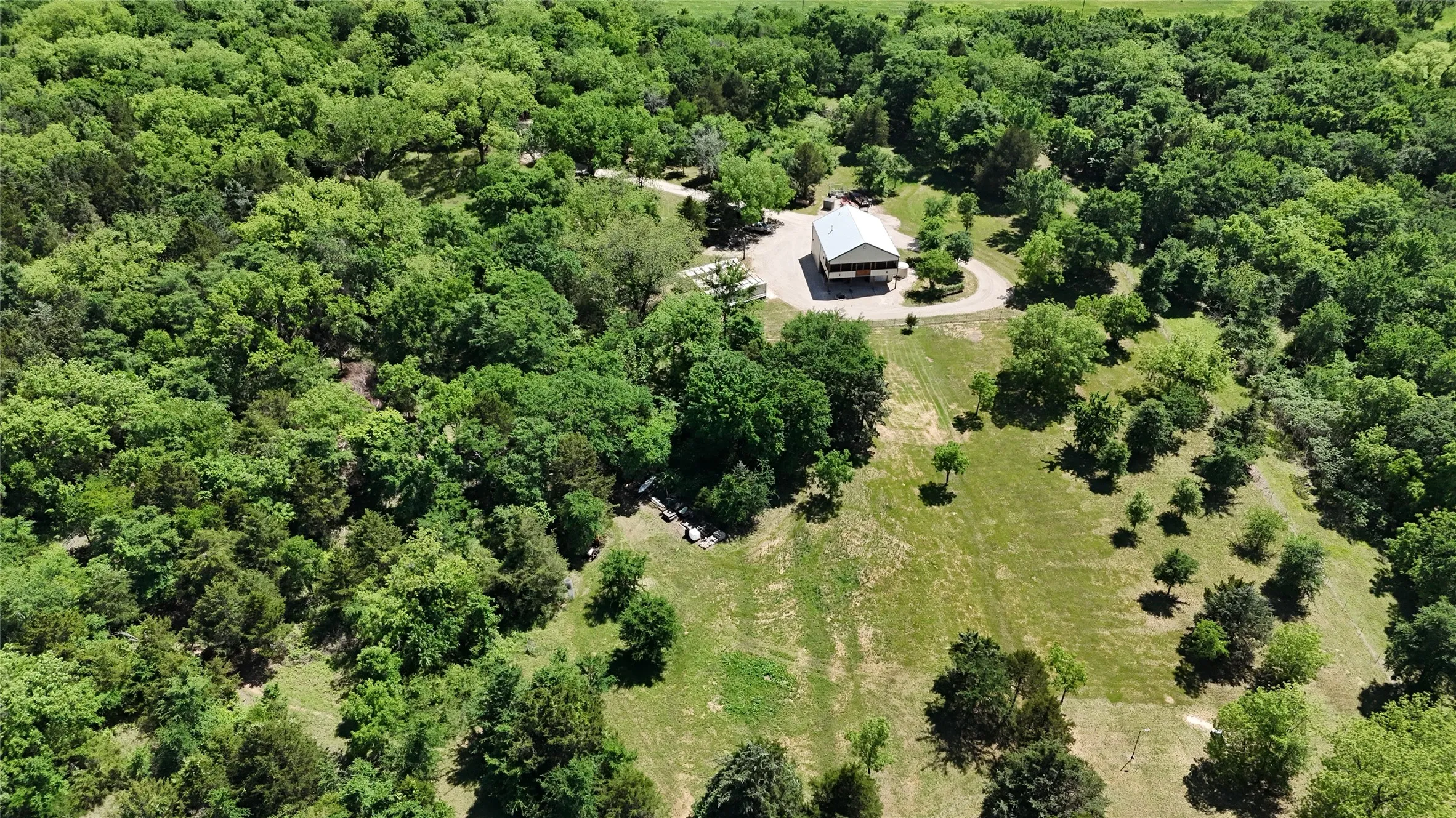 Single Family Residence For Sale in Cooke County , 9439 County Road 103, Whitesboro, Texas 76273, 2 Bedroom, 2 Bathroom, Garage spaces, 1,680 Sqft, built in 2023, Price $820,000, mls#21254692, Real Estate Agent in Whitesboro, Homes For Sale in Cooke county, Homes For Sale in Whitesboro, Realtor in Whitesboro Texas, Real Estate Brokerage Independent Realty Texas, Luminita Cordes Realtor