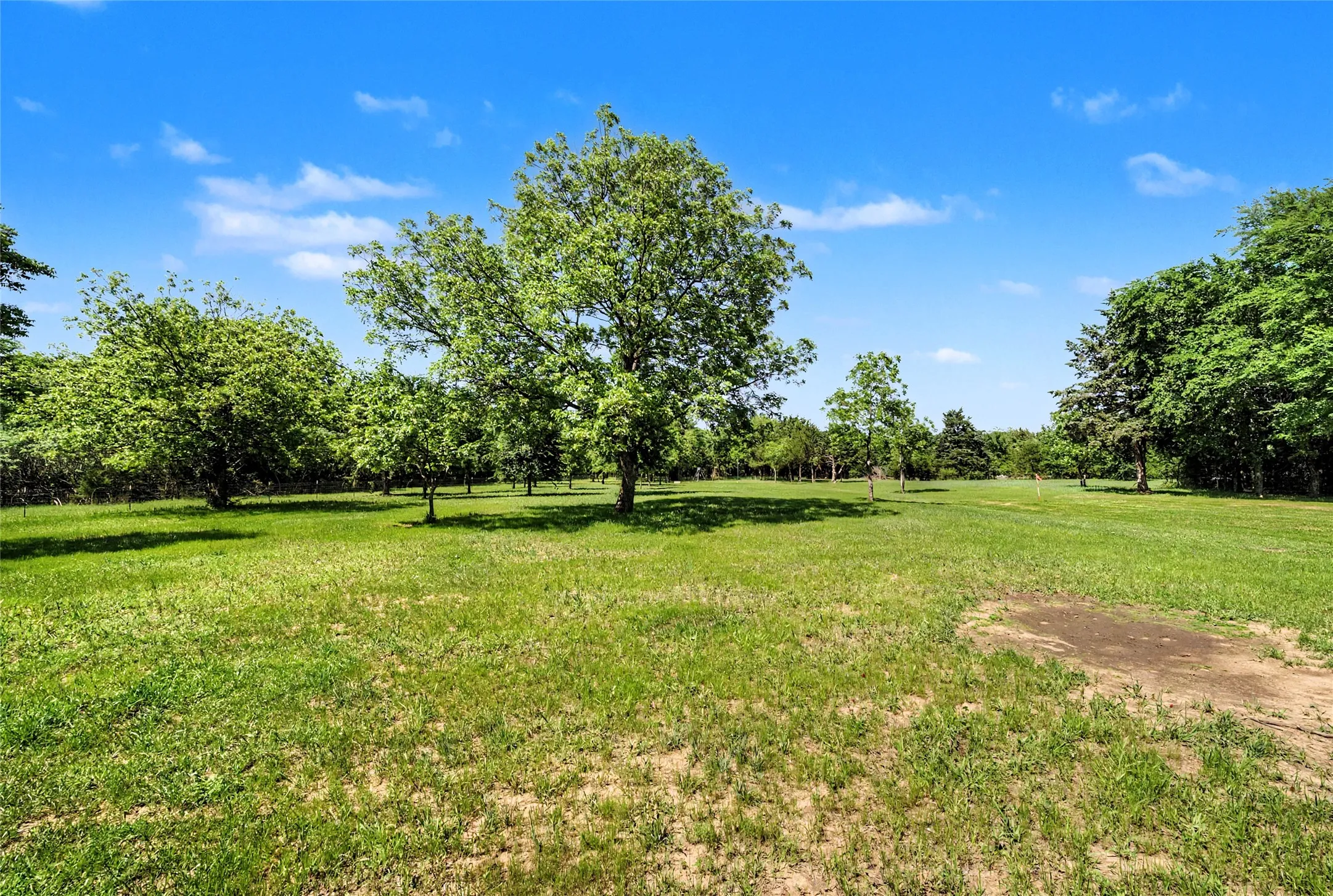 Single Family Residence For Sale in Cooke County , 9439 County Road 103, Whitesboro, Texas 76273, 2 Bedroom, 2 Bathroom, Garage spaces, 1,680 Sqft, built in 2023, Price $820,000, mls#21254692, Real Estate Agent in Whitesboro, Homes For Sale in Cooke county, Homes For Sale in Whitesboro, Realtor in Whitesboro Texas, Real Estate Brokerage Independent Realty Texas, Luminita Cordes Realtor
