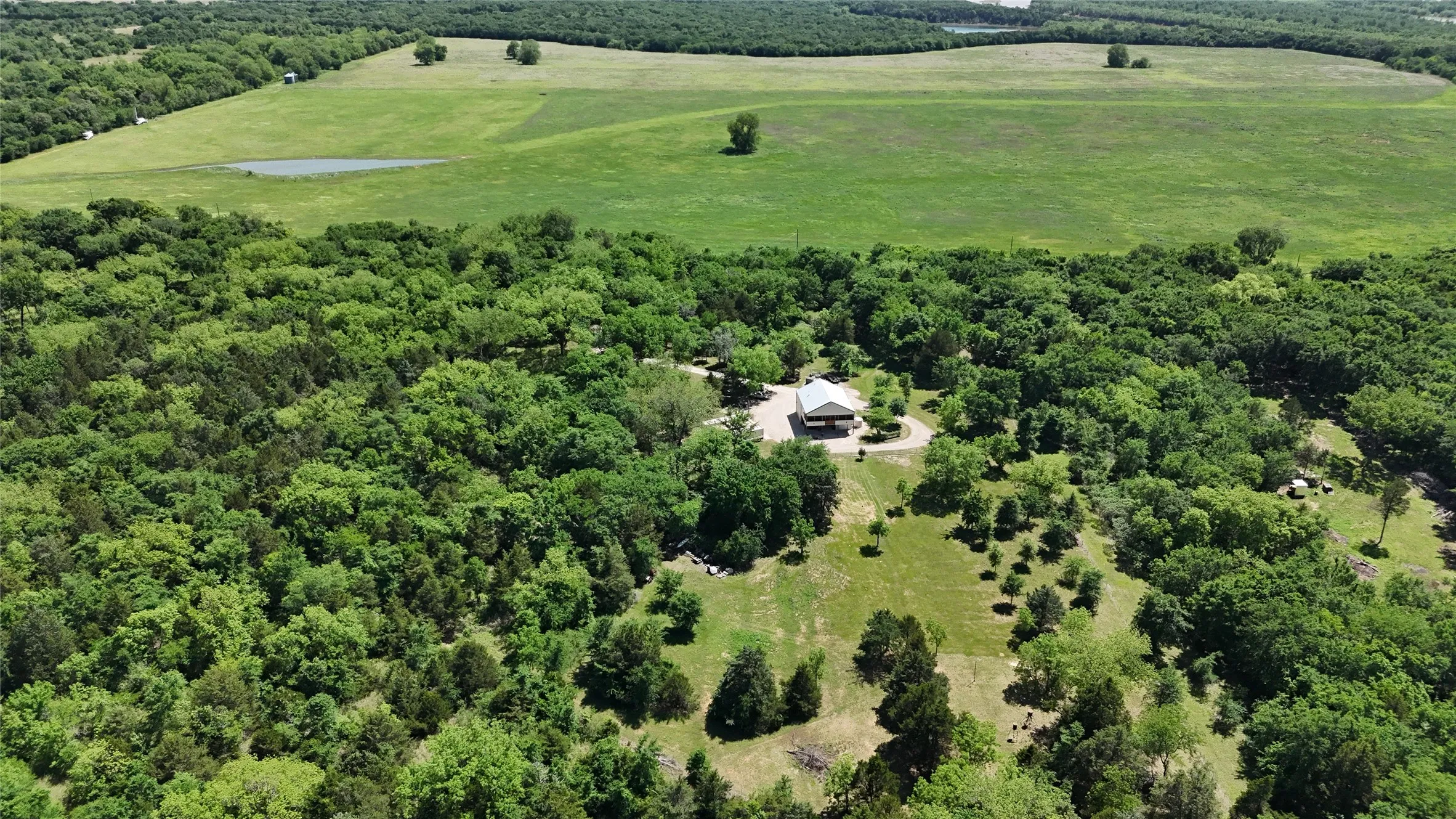 Single Family Residence For Sale in Cooke County , 9439 County Road 103, Whitesboro, Texas 76273, 2 Bedroom, 2 Bathroom, Garage spaces, 1,680 Sqft, built in 2023, Price $820,000, mls#21254692, Real Estate Agent in Whitesboro, Homes For Sale in Cooke county, Homes For Sale in Whitesboro, Realtor in Whitesboro Texas, Real Estate Brokerage Independent Realty Texas, Luminita Cordes Realtor