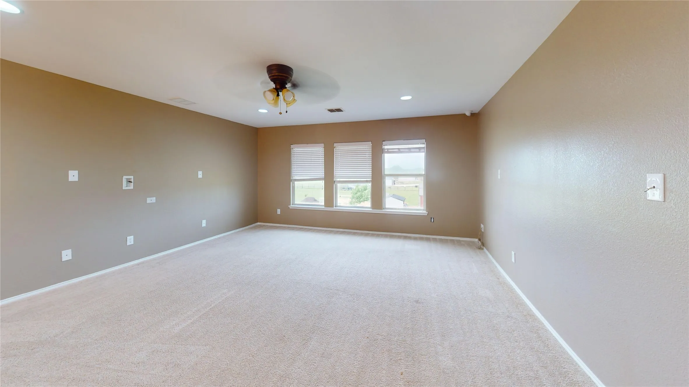 Single Family Residence For Sale in Collin County , 6080 County Road 939, Nevada, Texas 75173, 5 Bedroom, 4 Bathroom, 2 Garage spaces, 3,212 Sqft, built in 2006, mls#21257683, Real Estate Agent in Nevada, Homes For Sale in Collin county, Homes For Sale in Nevada, Realtor in Nevada Texas, Real Estate Brokerage Independent Realty Texas, Luminita Cordes Realtor