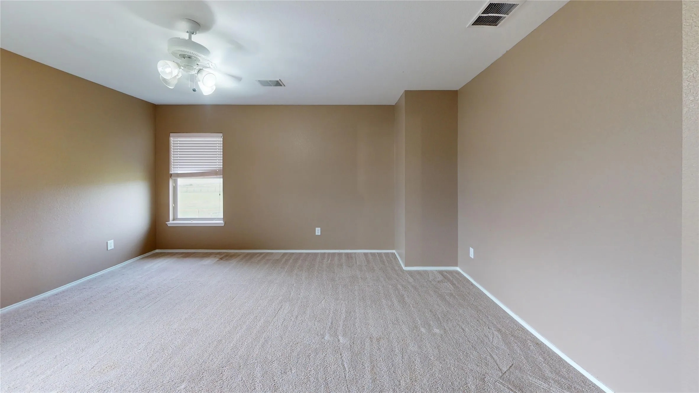 Single Family Residence For Sale in Collin County , 6080 County Road 939, Nevada, Texas 75173, 5 Bedroom, 4 Bathroom, 2 Garage spaces, 3,212 Sqft, built in 2006, mls#21257683, Real Estate Agent in Nevada, Homes For Sale in Collin county, Homes For Sale in Nevada, Realtor in Nevada Texas, Real Estate Brokerage Independent Realty Texas, Luminita Cordes Realtor