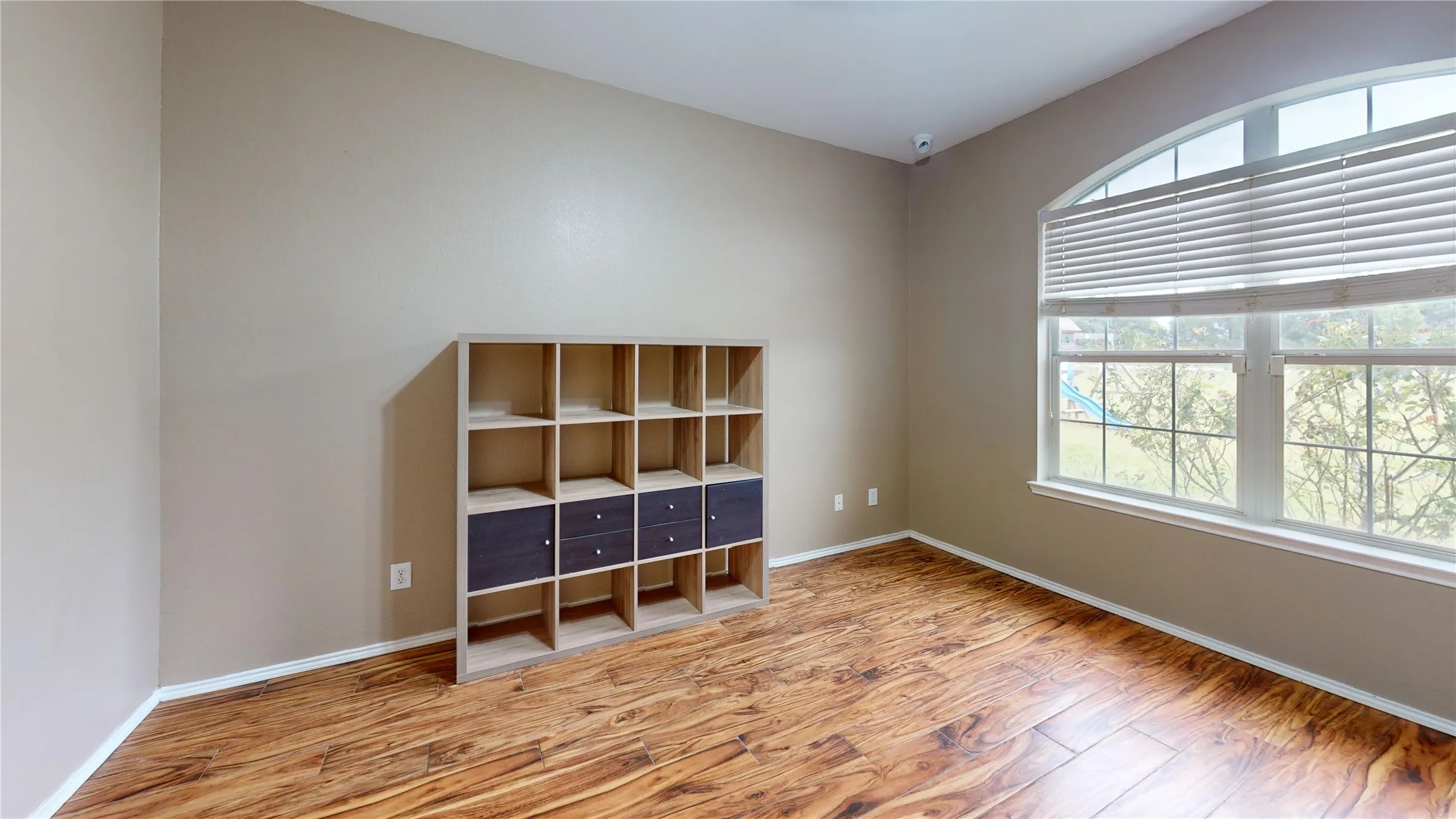 Single Family Residence For Sale in Collin County , 6080 County Road 939, Nevada, Texas 75173, 5 Bedroom, 4 Bathroom, 2 Garage spaces, 3,212 Sqft, built in 2006, mls#21257683, Real Estate Agent in Nevada, Homes For Sale in Collin county, Homes For Sale in Nevada, Realtor in Nevada Texas, Real Estate Brokerage Independent Realty Texas, Luminita Cordes Realtor