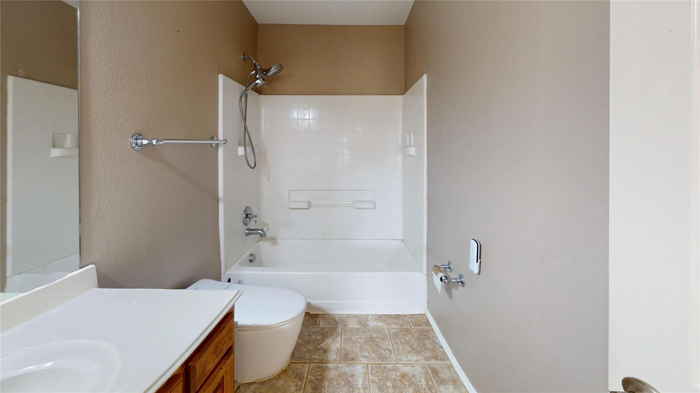 Single Family Residence For Sale in Collin County , 6080 County Road 939, Nevada, Texas 75173, 5 Bedroom, 4 Bathroom, 2 Garage spaces, 3,212 Sqft, built in 2006, mls#21257683, Real Estate Agent in Nevada, Homes For Sale in Collin county, Homes For Sale in Nevada, Realtor in Nevada Texas, Real Estate Brokerage Independent Realty Texas, Luminita Cordes Realtor