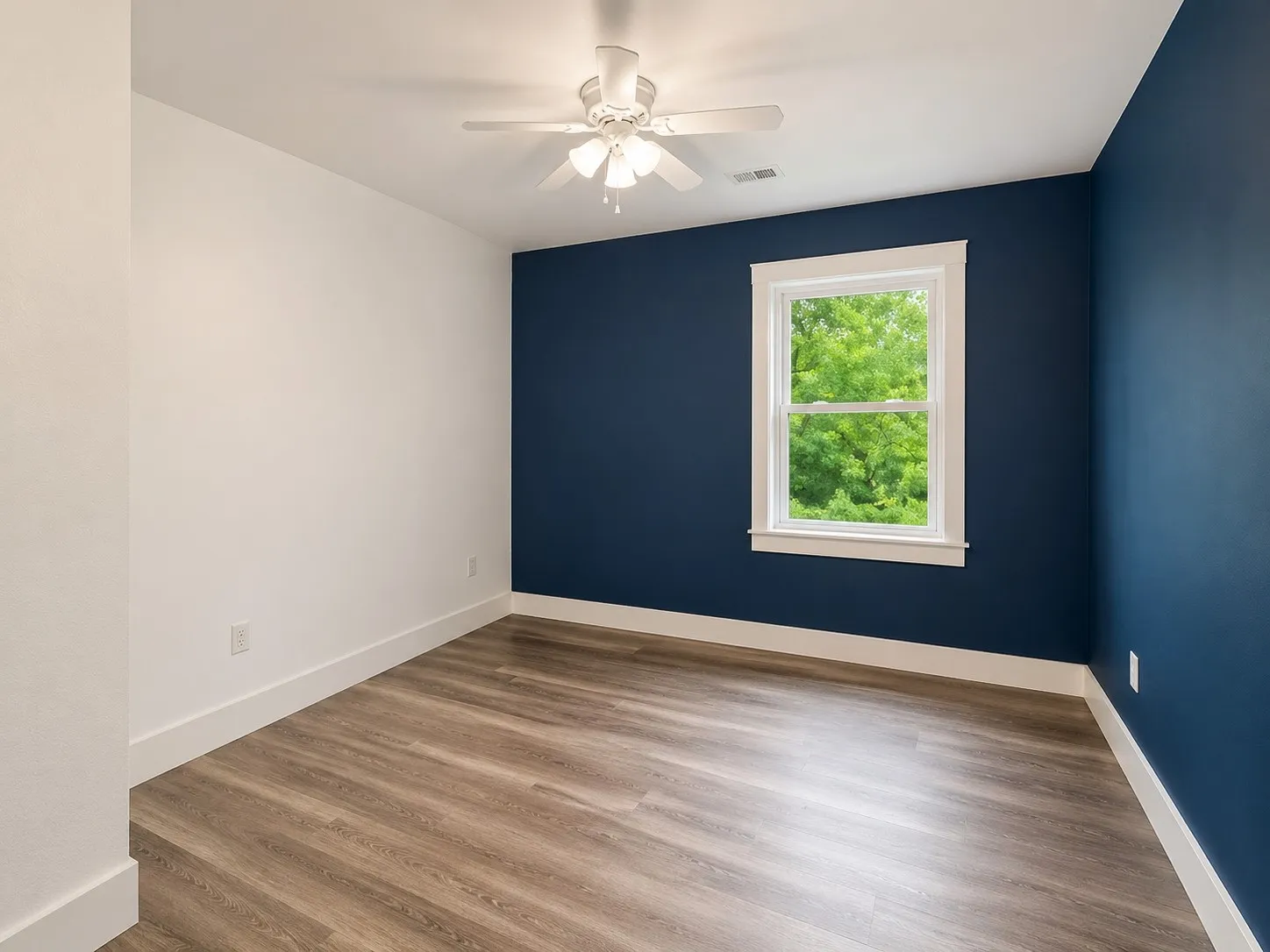 Single Family Residence For Sale in Lamar County , 479 County Road 27450, Honey Grove, Texas 75477, 3 Bedroom, 2 Bathroom, Garage spaces, 2,058 Sqft, built in 1900, mls#21250971, Real Estate Agent in Honey Grove, Homes For Sale in Lamar county, Homes For Sale in Honey Grove, Realtor in Honey Grove Texas, Real Estate Brokerage Independent Realty Texas, Luminita Cordes Realtor