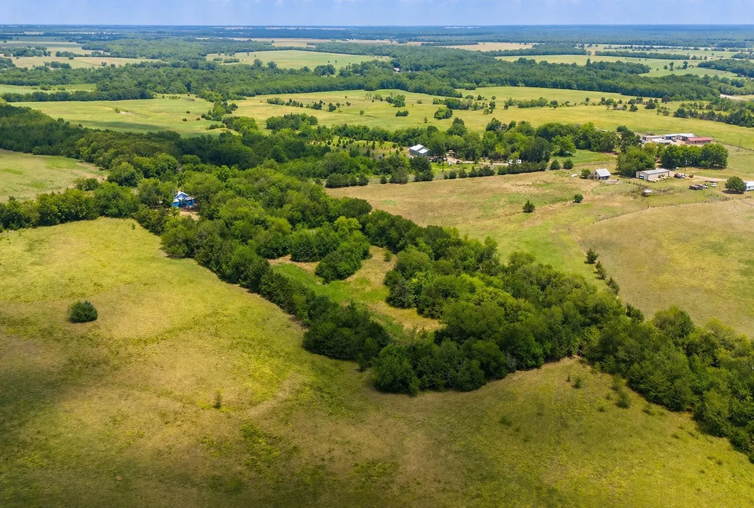 Single Family Residence For Sale in Lamar County , 479 County Road 27450, Honey Grove, Texas 75477, 3 Bedroom, 2 Bathroom, Garage spaces, 2,058 Sqft, built in 1900, mls#21250971, Real Estate Agent in Honey Grove, Homes For Sale in Lamar county, Homes For Sale in Honey Grove, Realtor in Honey Grove Texas, Real Estate Brokerage Independent Realty Texas, Luminita Cordes Realtor