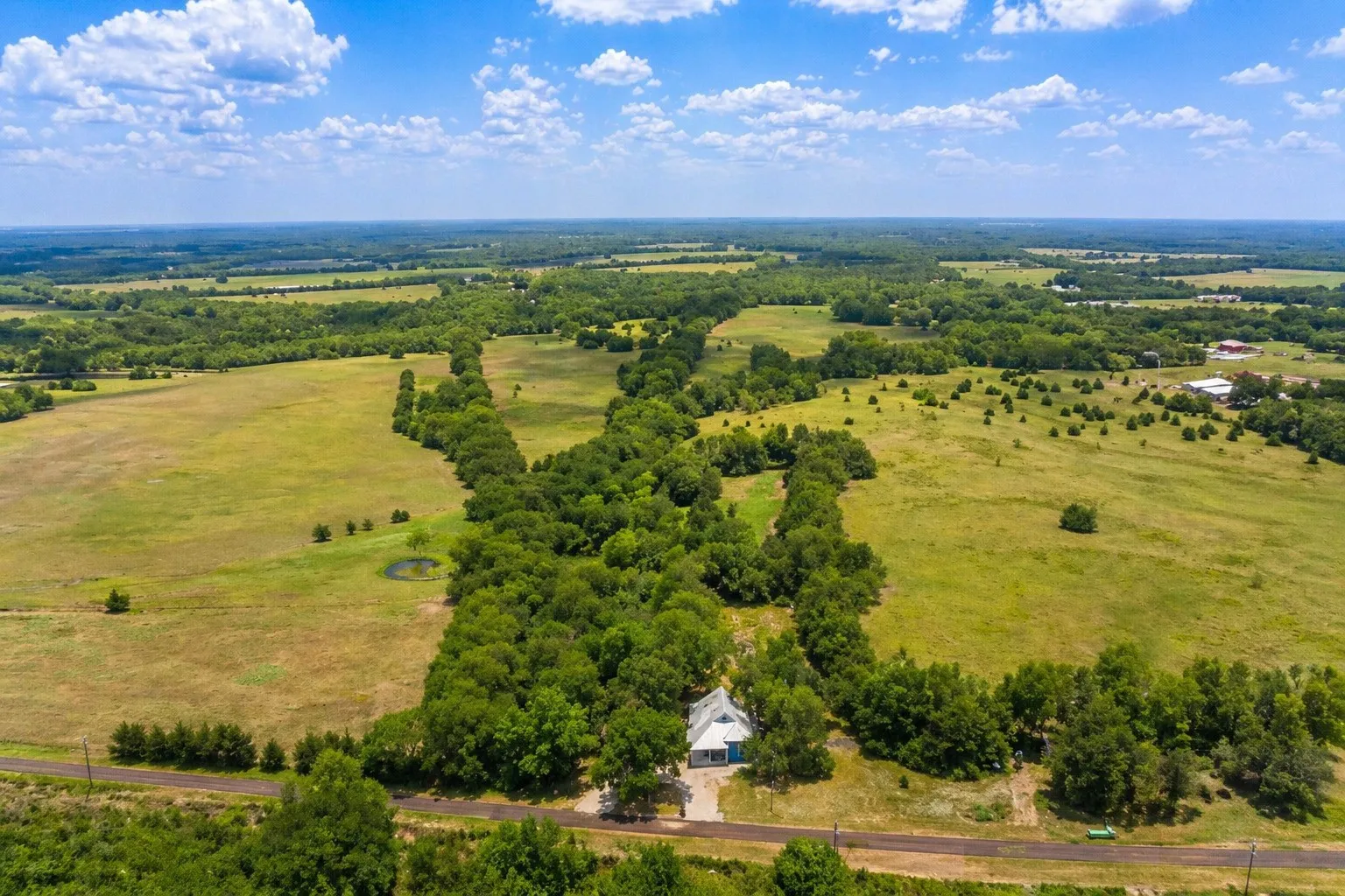 Single Family Residence For Sale in Lamar County , 479 County Road 27450, Honey Grove, Texas 75477, 3 Bedroom, 2 Bathroom, Garage spaces, 2,058 Sqft, built in 1900, mls#21250971, Real Estate Agent in Honey Grove, Homes For Sale in Lamar county, Homes For Sale in Honey Grove, Realtor in Honey Grove Texas, Real Estate Brokerage Independent Realty Texas, Luminita Cordes Realtor