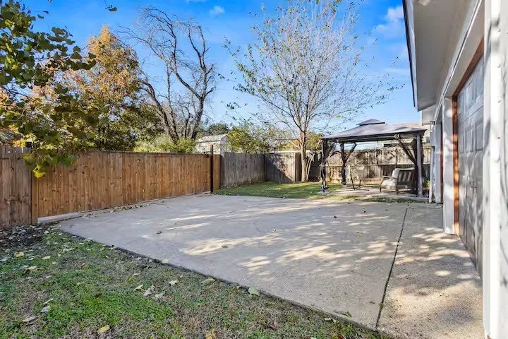 Single Family Residence For Sale in Dallas County , 3925 Bond Street, Rowlett, Texas 75088, 3 Bedrooms, 3 Bathrooms, 2 Garage spaces, 1,748 Sqft, built in 1985, Preowned, Price $349,900, mls#21257214, Real Estate Agent in Rowlett, Homes For Sale in Dallas county, Homes For Sale in Rowlett, Realtor in Rowlett Texas, Real Estate Brokerage Independent Realty Texas, Luminita Cordes Realtor