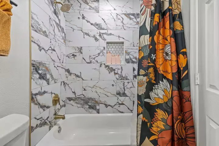 Single Family Residence For Sale in Dallas County , 3925 Bond Street, Rowlett, Texas 75088, 3 Bedrooms, 3 Bathrooms, 2 Garage spaces, 1,748 Sqft, built in 1985, Preowned, Price $349,900, mls#21257214, Real Estate Agent in Rowlett, Homes For Sale in Dallas county, Homes For Sale in Rowlett, Realtor in Rowlett Texas, Real Estate Brokerage Independent Realty Texas, Luminita Cordes Realtor